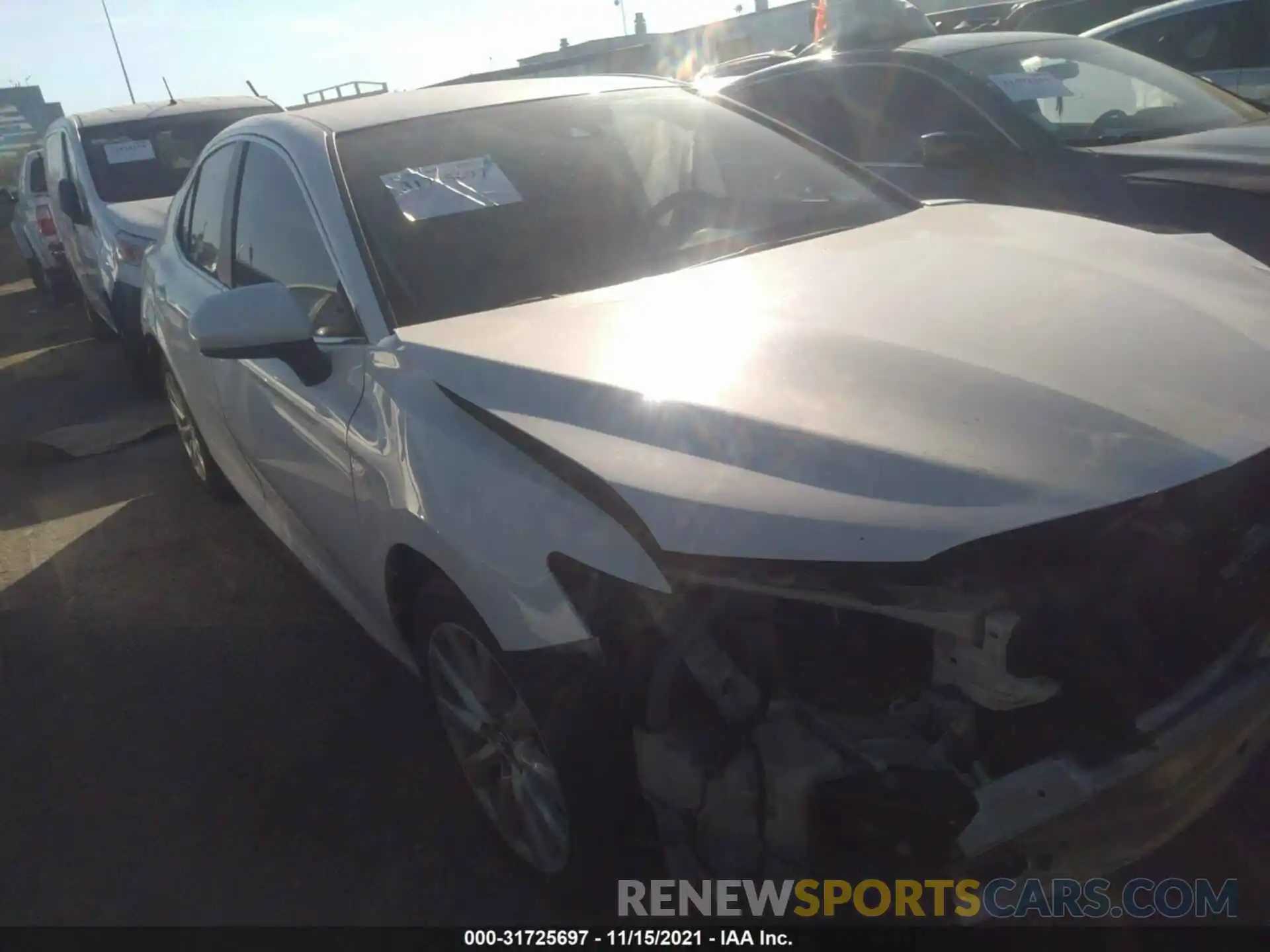 1 Photograph of a damaged car 4T1B11HKXKU697752 TOYOTA CAMRY 2019