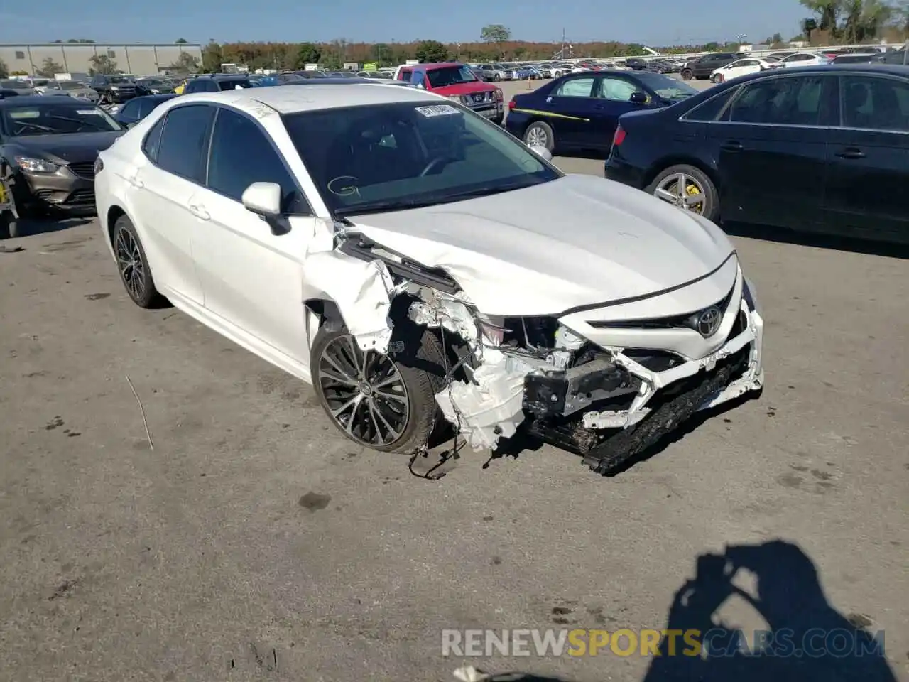 1 Photograph of a damaged car 4T1B11HKXKU698304 TOYOTA CAMRY 2019