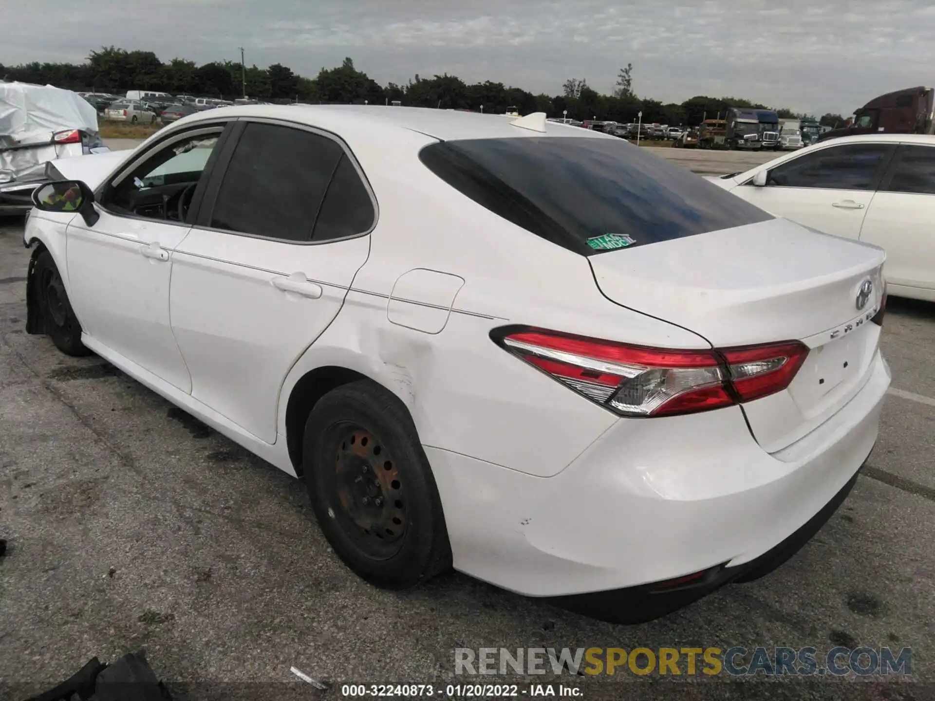 3 Photograph of a damaged car 4T1B11HKXKU700455 TOYOTA CAMRY 2019