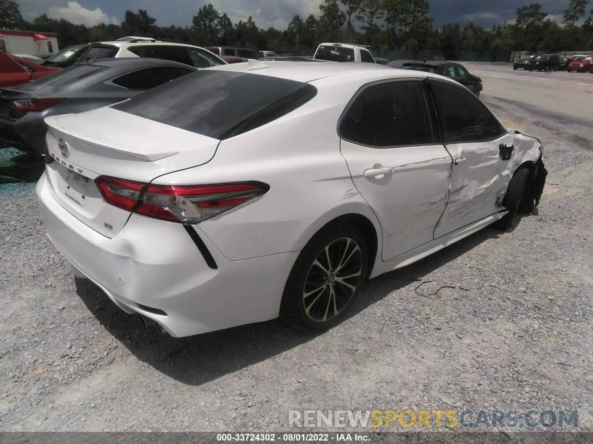 4 Photograph of a damaged car 4T1B11HKXKU701315 TOYOTA CAMRY 2019