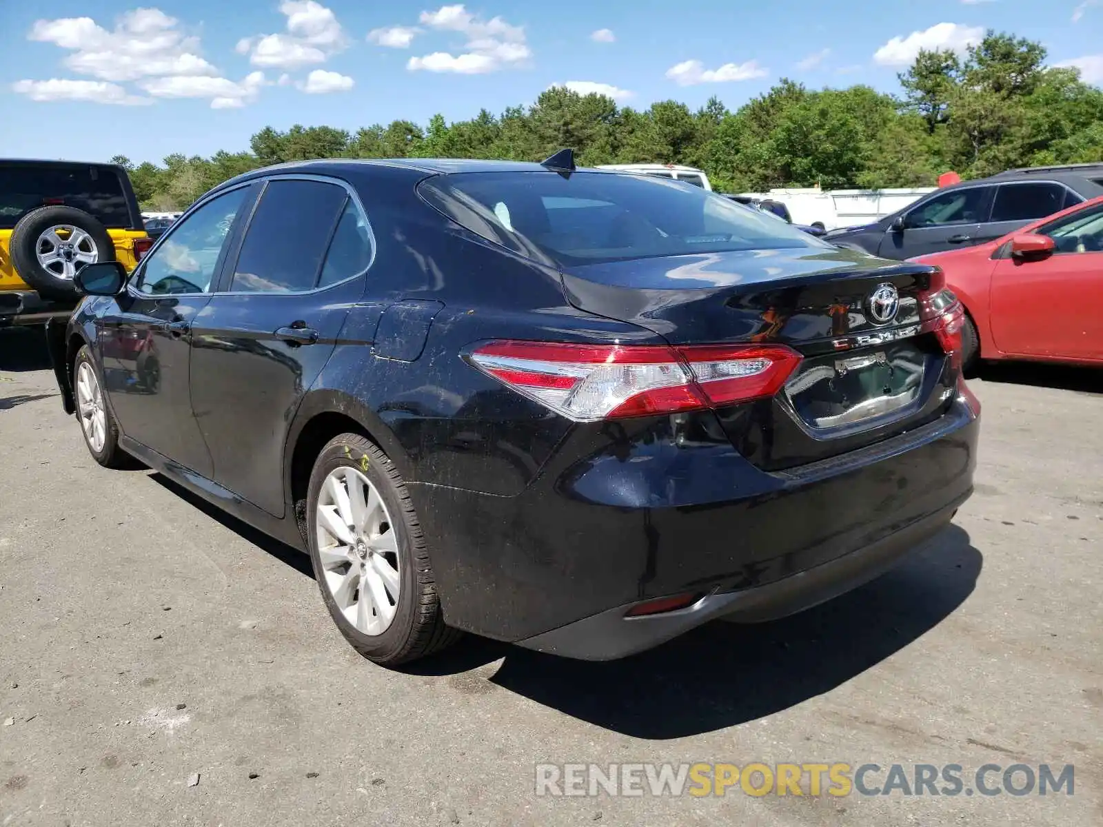 3 Photograph of a damaged car 4T1B11HKXKU703744 TOYOTA CAMRY 2019