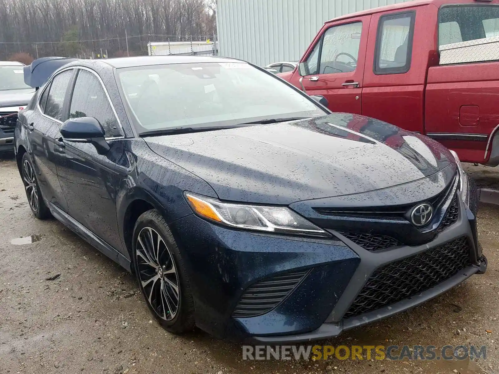 1 Photograph of a damaged car 4T1B11HKXKU704666 TOYOTA CAMRY 2019