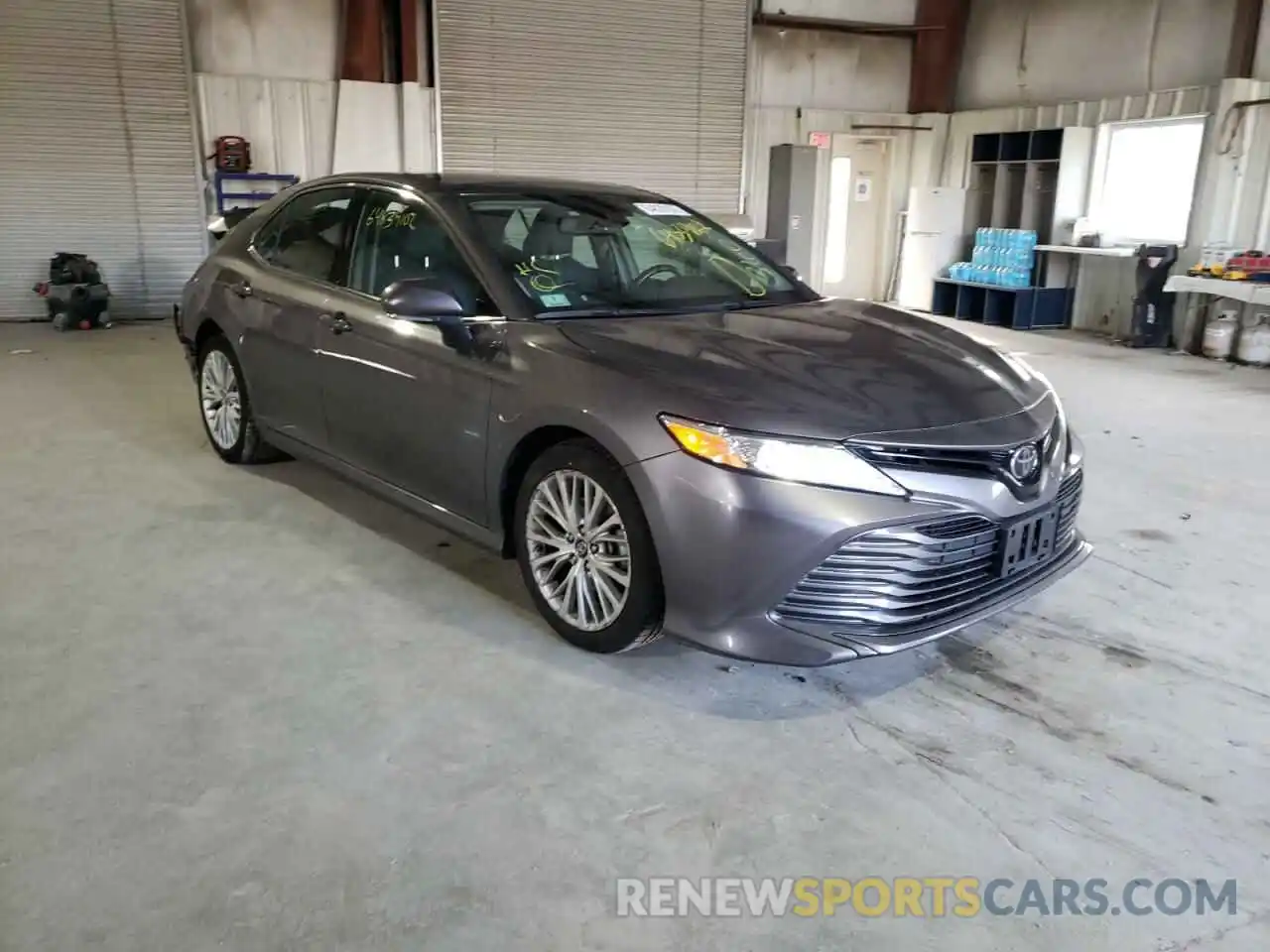 1 Photograph of a damaged car 4T1B11HKXKU705218 TOYOTA CAMRY 2019