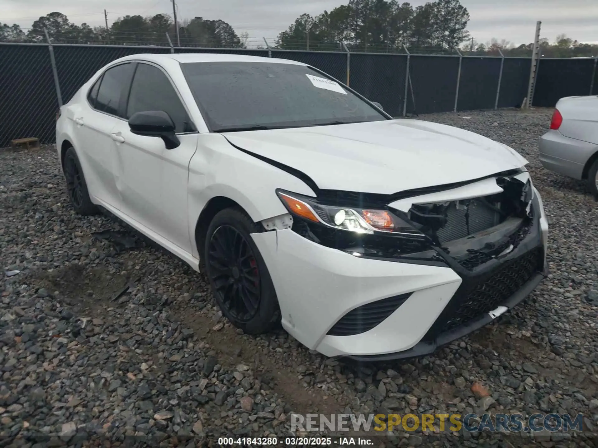 1 Photograph of a damaged car 4T1B11HKXKU706000 TOYOTA CAMRY 2019