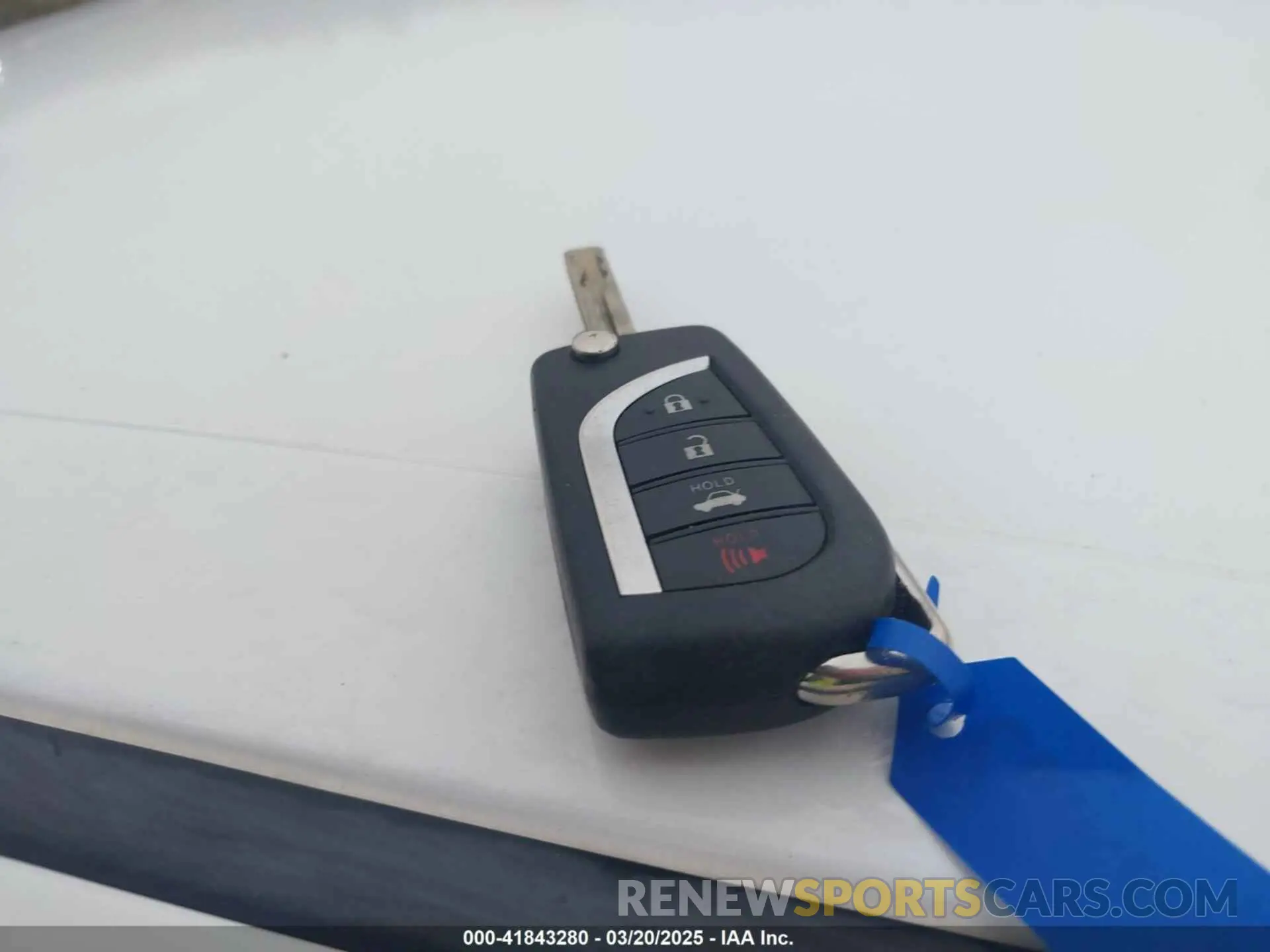 11 Photograph of a damaged car 4T1B11HKXKU706000 TOYOTA CAMRY 2019