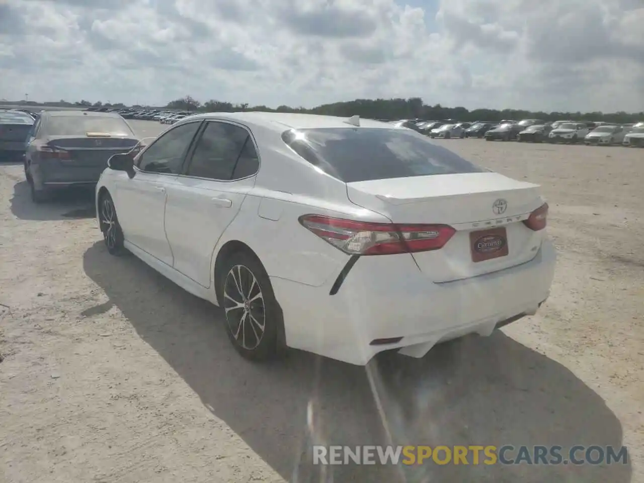 3 Photograph of a damaged car 4T1B11HKXKU711634 TOYOTA CAMRY 2019