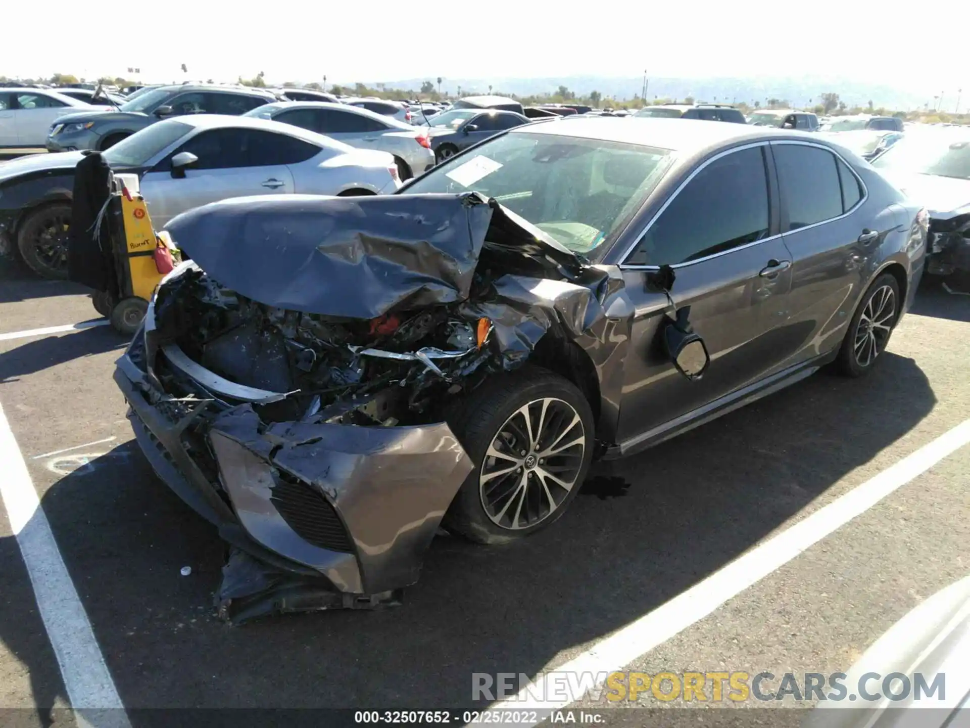 2 Photograph of a damaged car 4T1B11HKXKU711780 TOYOTA CAMRY 2019