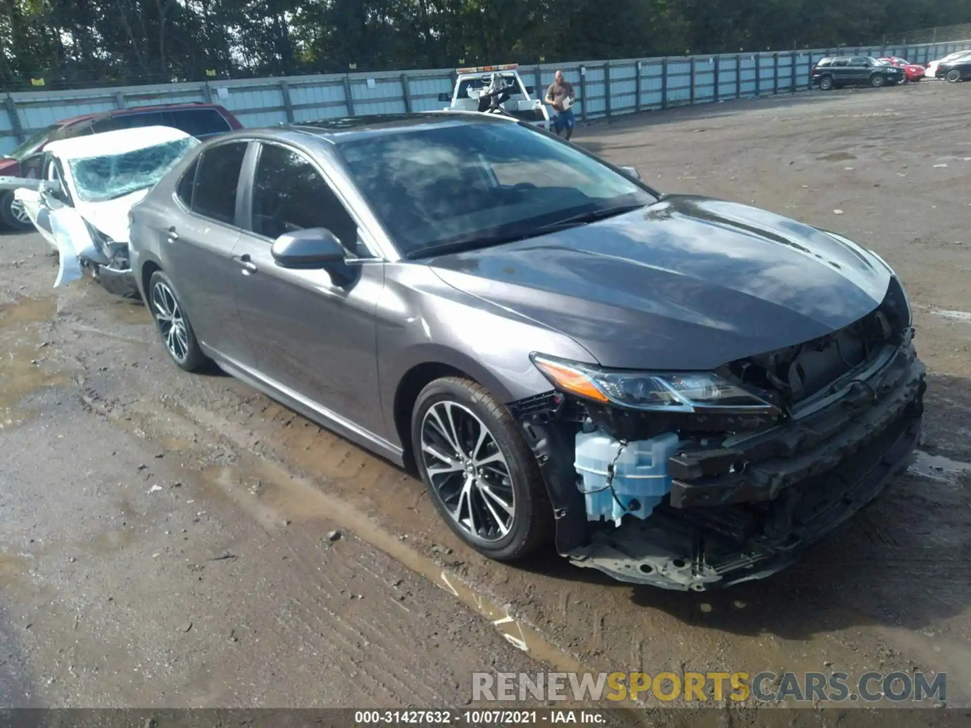 1 Photograph of a damaged car 4T1B11HKXKU715120 TOYOTA CAMRY 2019