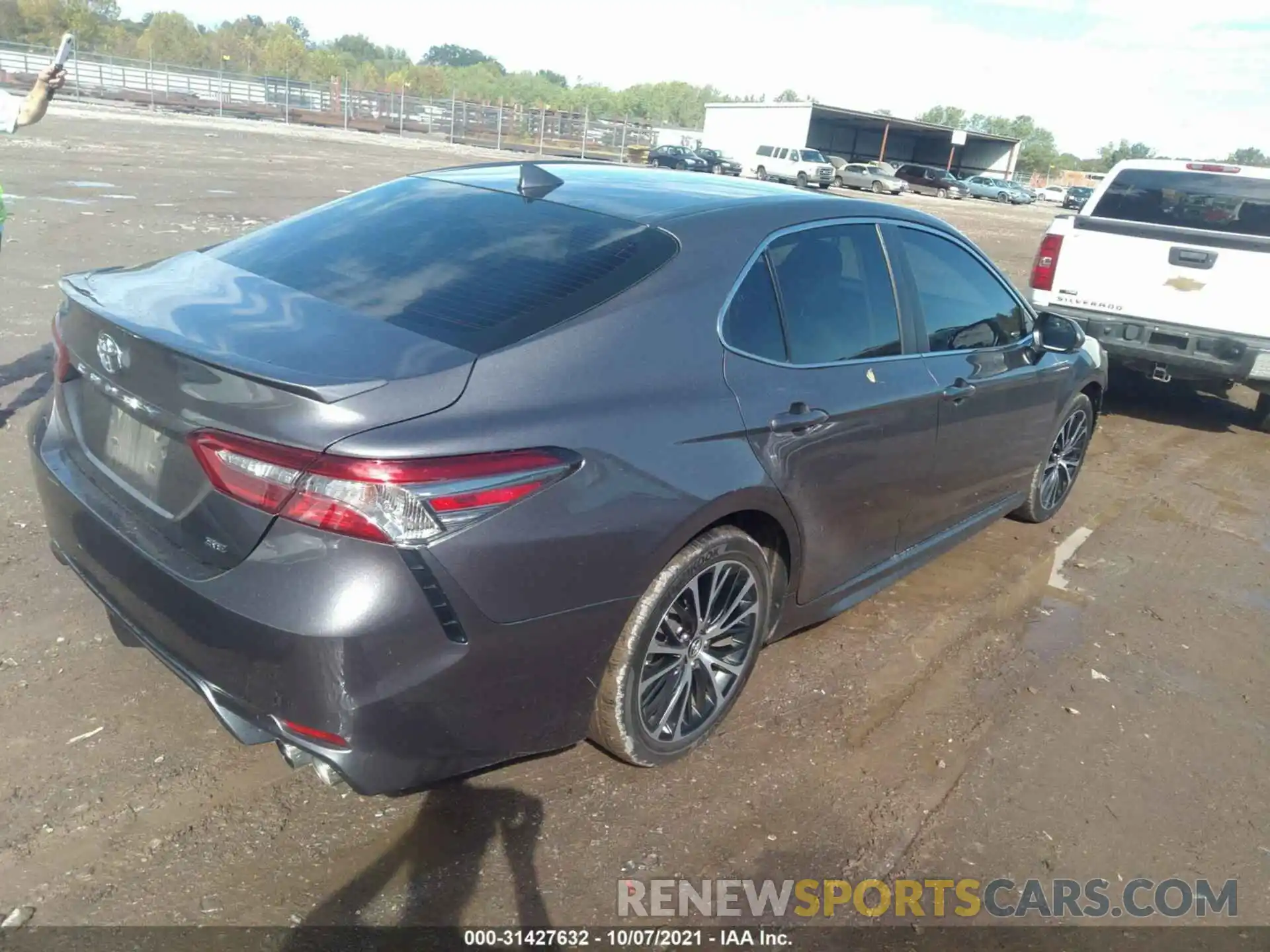 4 Photograph of a damaged car 4T1B11HKXKU715120 TOYOTA CAMRY 2019