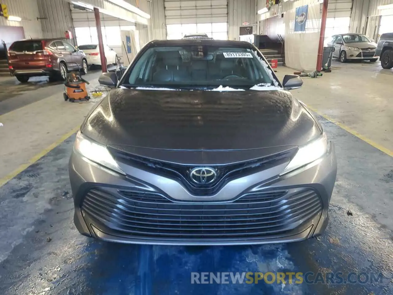 5 Photograph of a damaged car 4T1B11HKXKU715313 TOYOTA CAMRY 2019