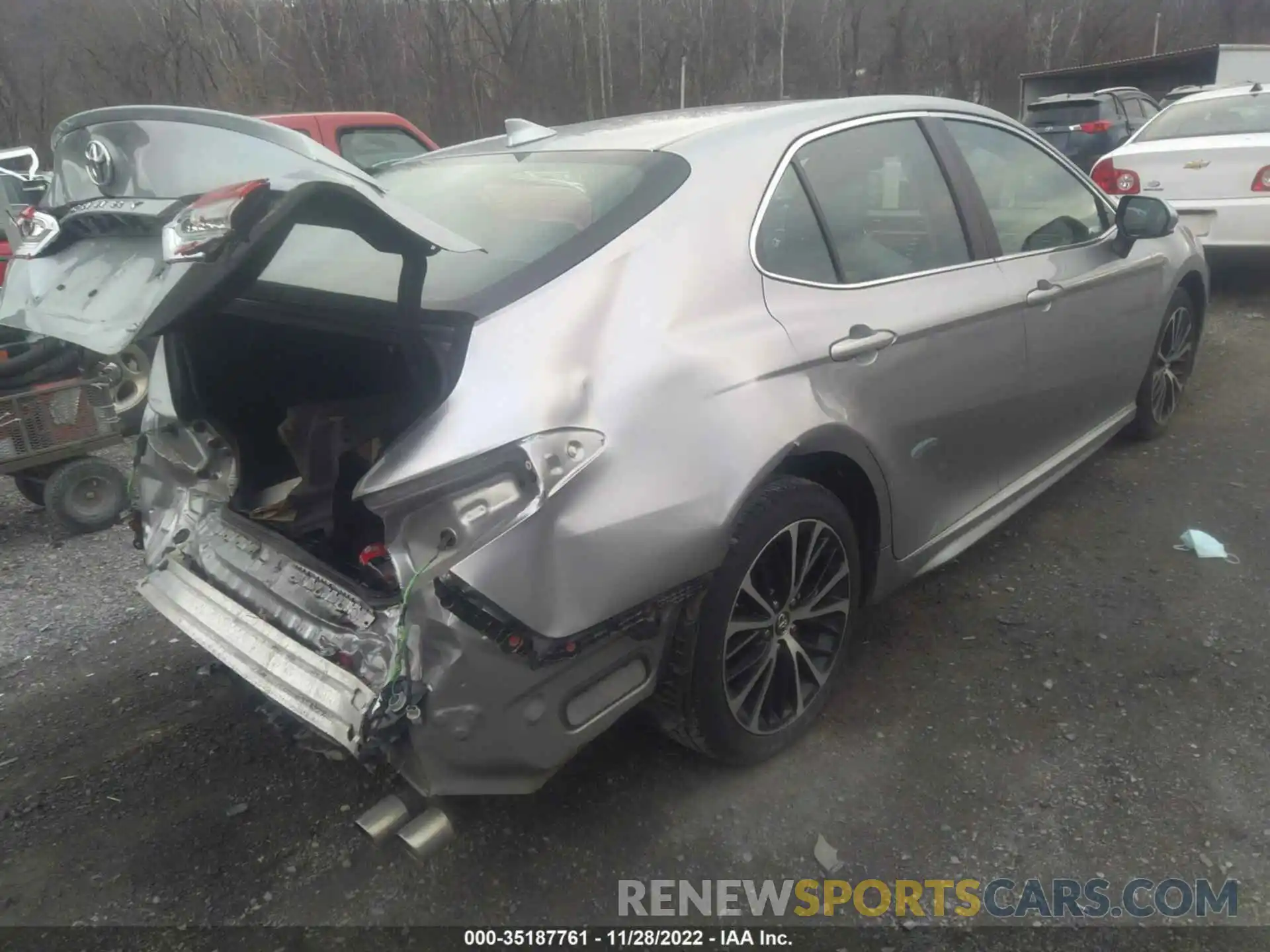 4 Photograph of a damaged car 4T1B11HKXKU717594 TOYOTA CAMRY 2019