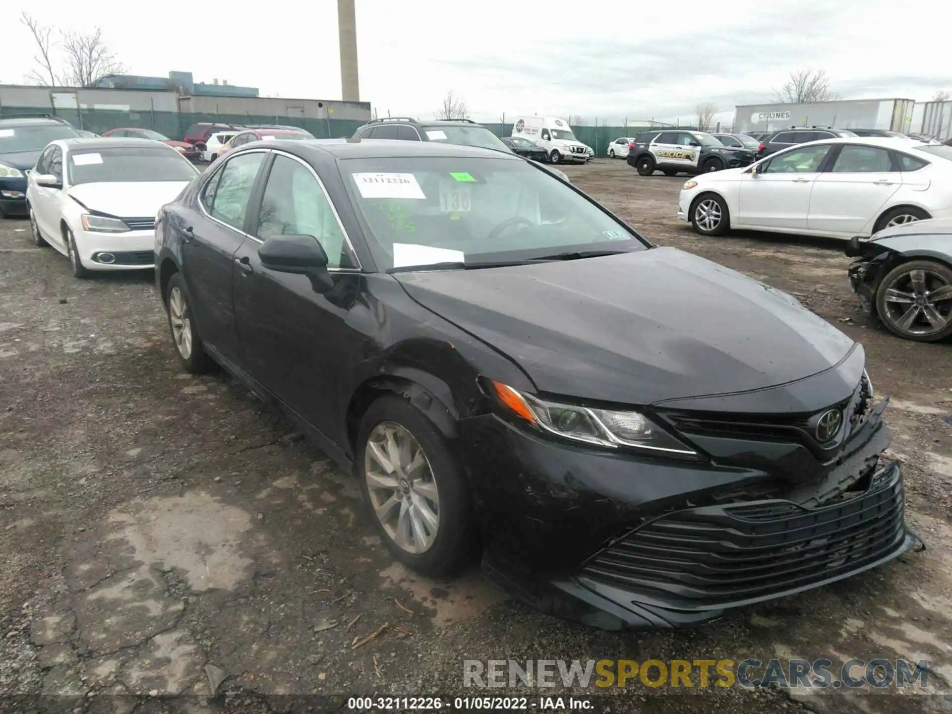 1 Photograph of a damaged car 4T1B11HKXKU717658 TOYOTA CAMRY 2019