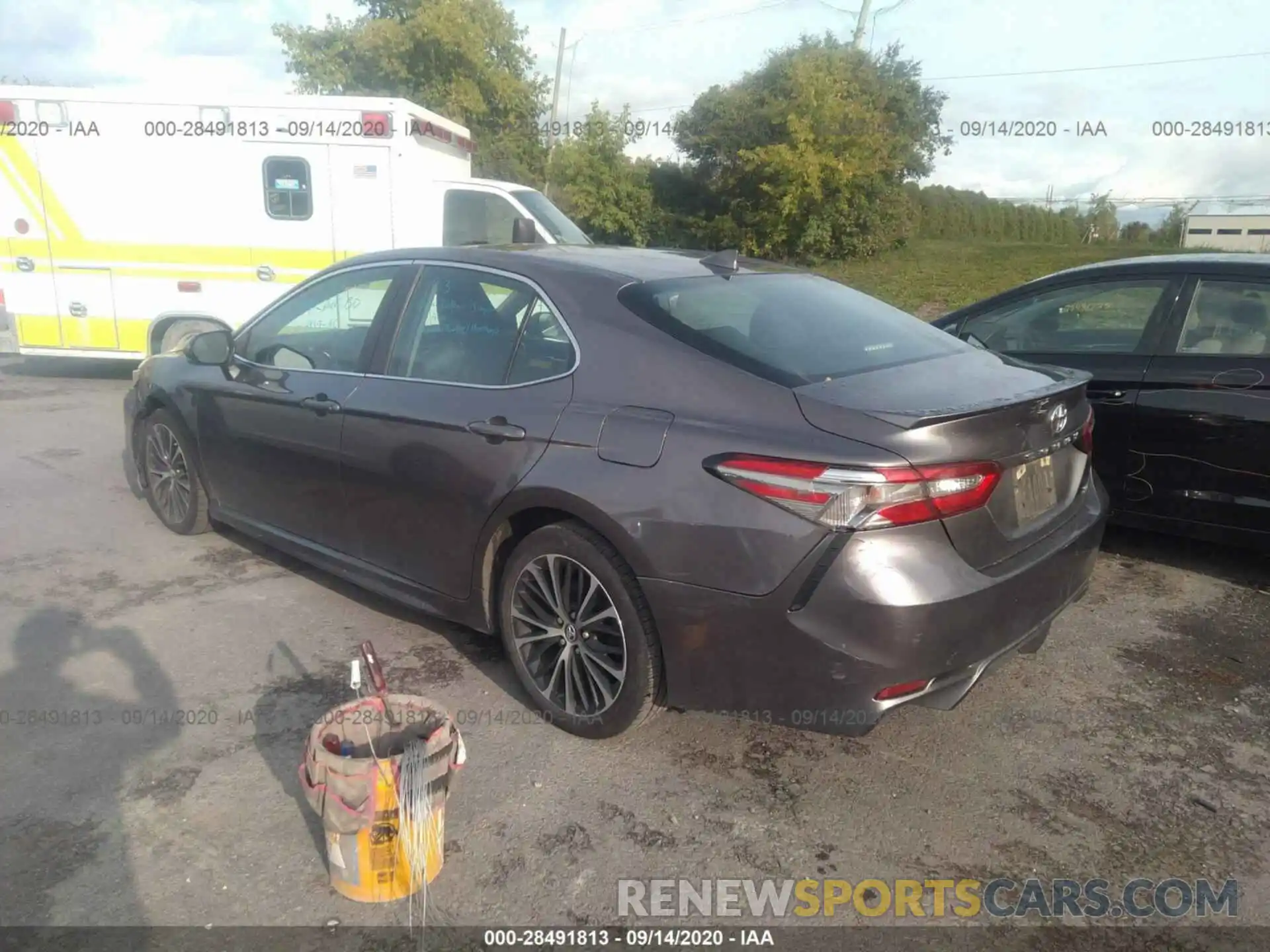 3 Photograph of a damaged car 4T1B11HKXKU722679 TOYOTA CAMRY 2019