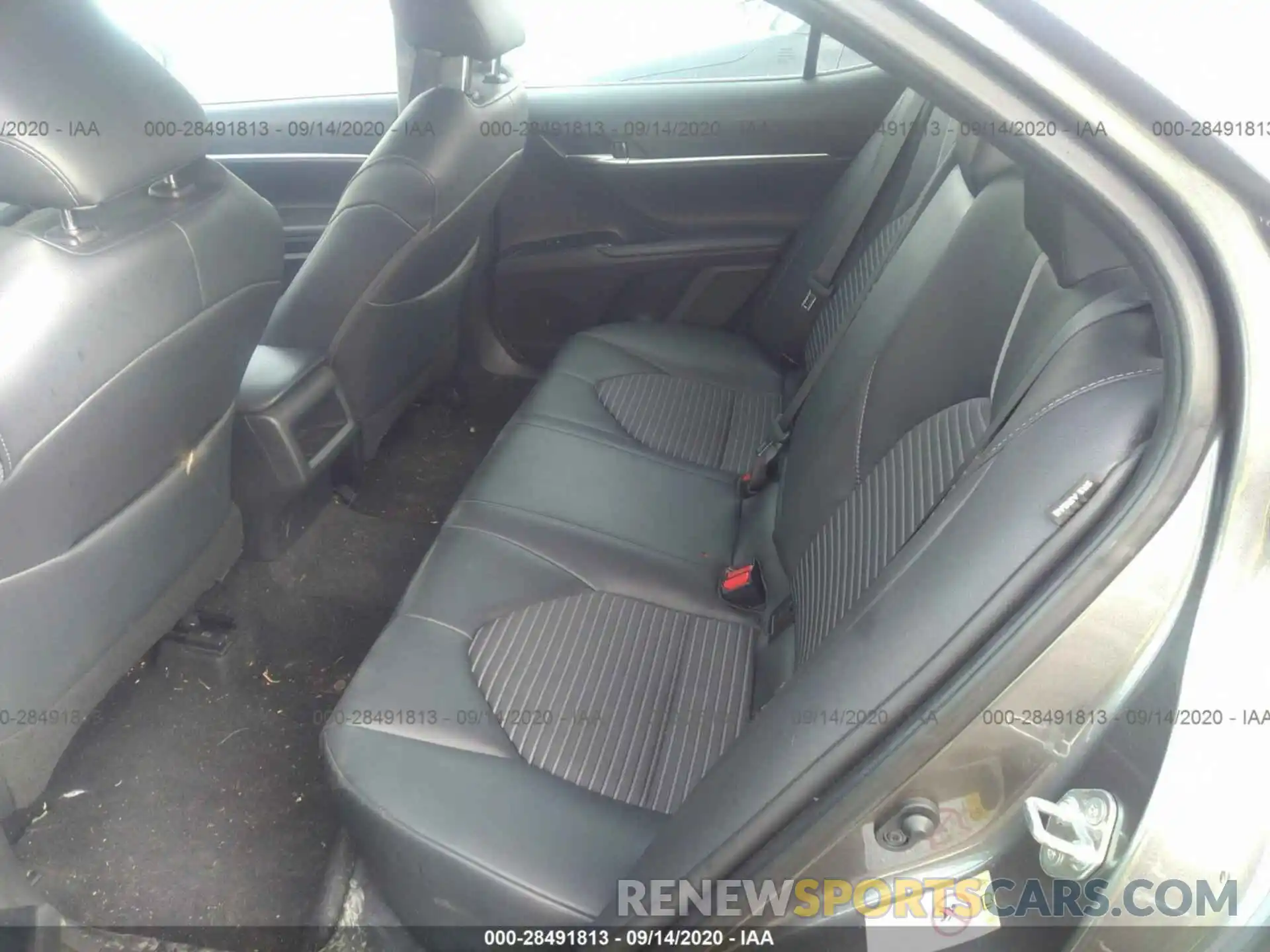 8 Photograph of a damaged car 4T1B11HKXKU722679 TOYOTA CAMRY 2019