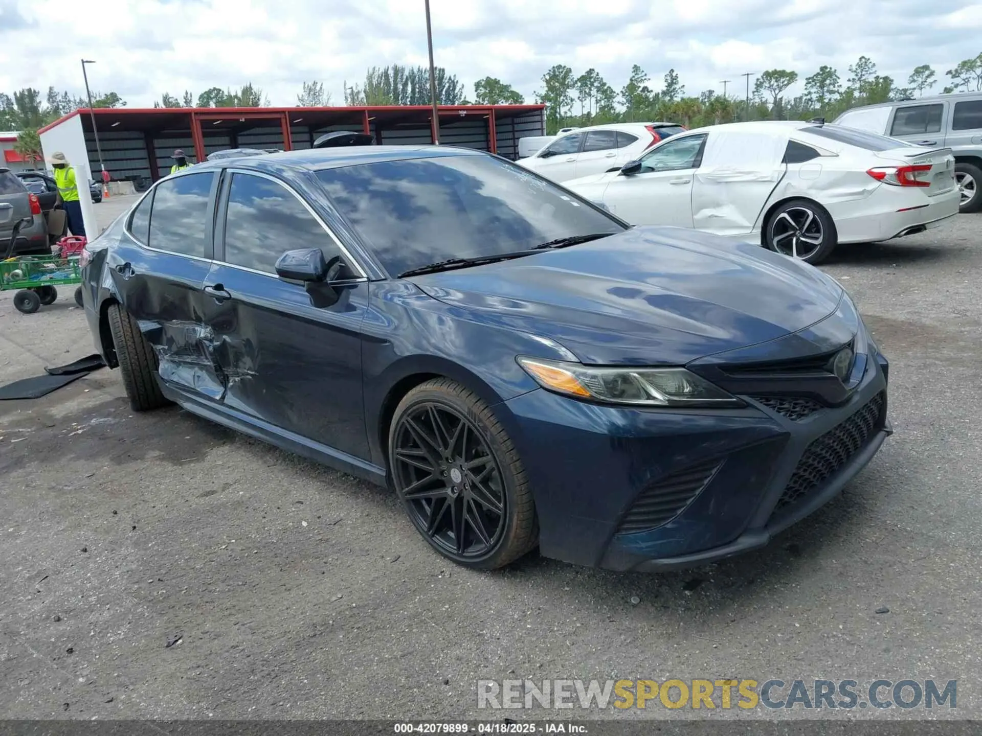 1 Photograph of a damaged car 4T1B11HKXKU723766 TOYOTA CAMRY 2019