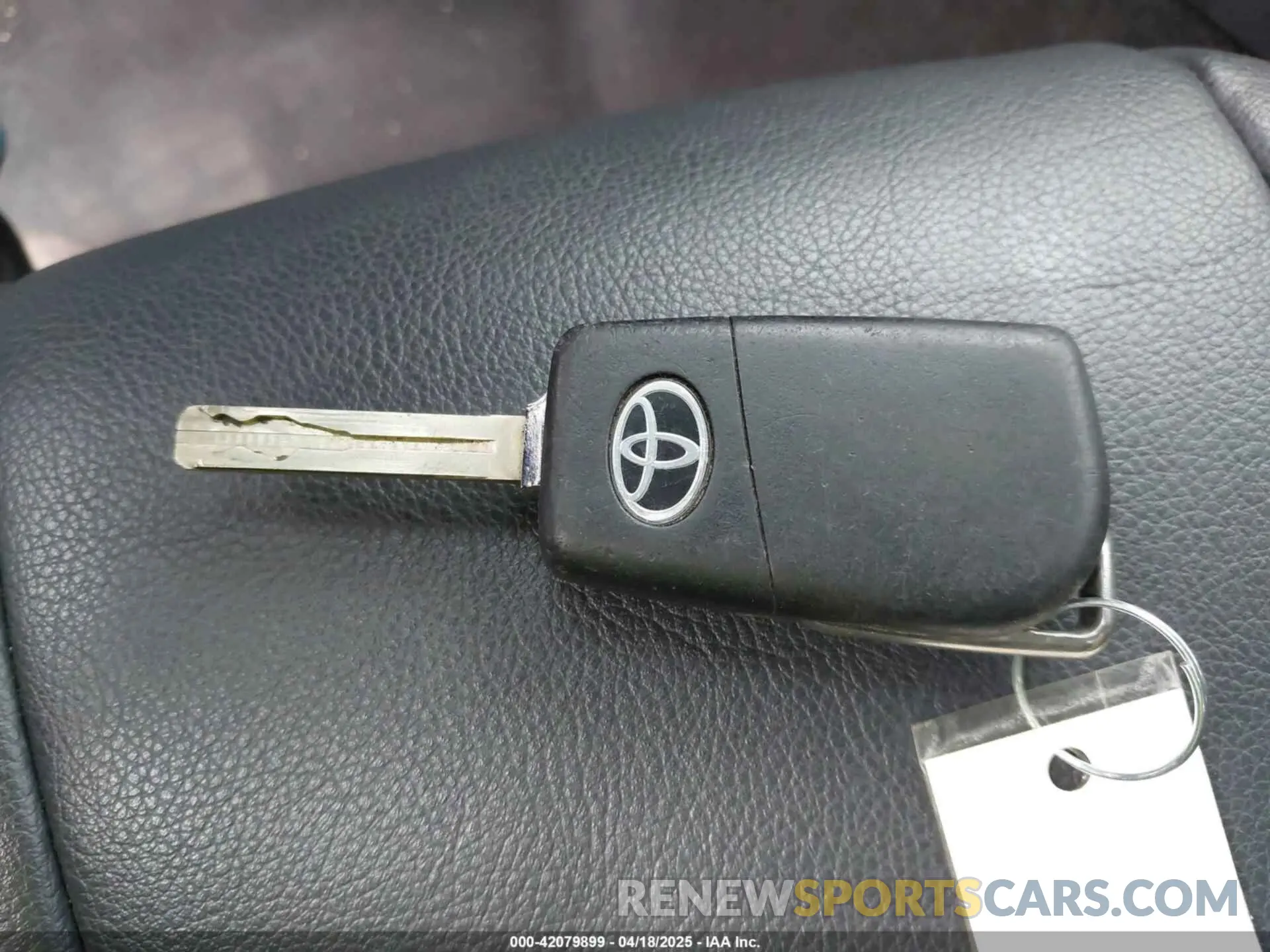 11 Photograph of a damaged car 4T1B11HKXKU723766 TOYOTA CAMRY 2019