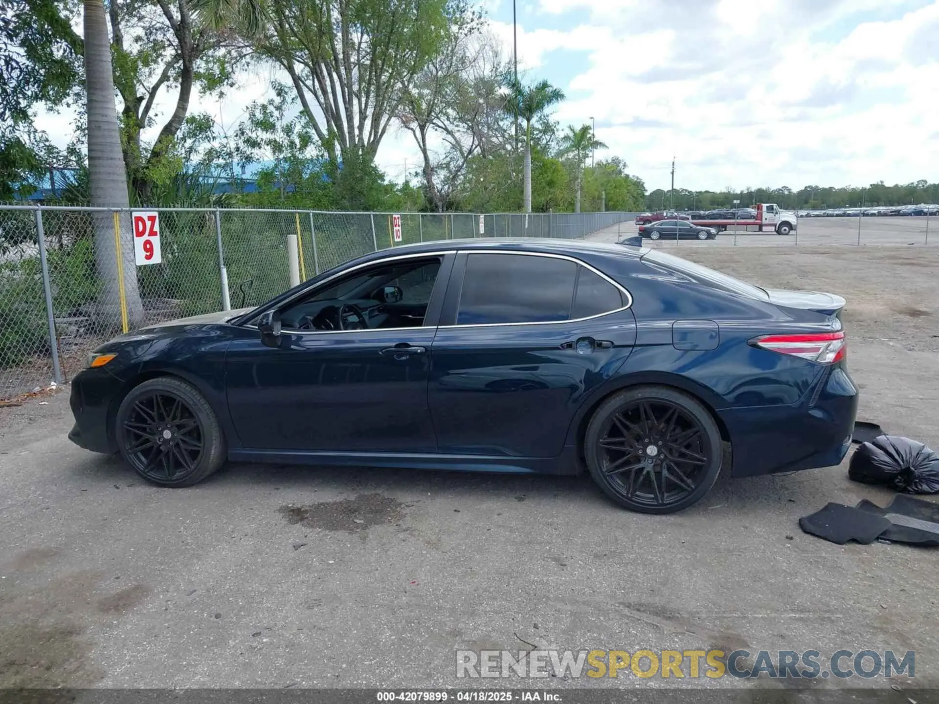 14 Photograph of a damaged car 4T1B11HKXKU723766 TOYOTA CAMRY 2019