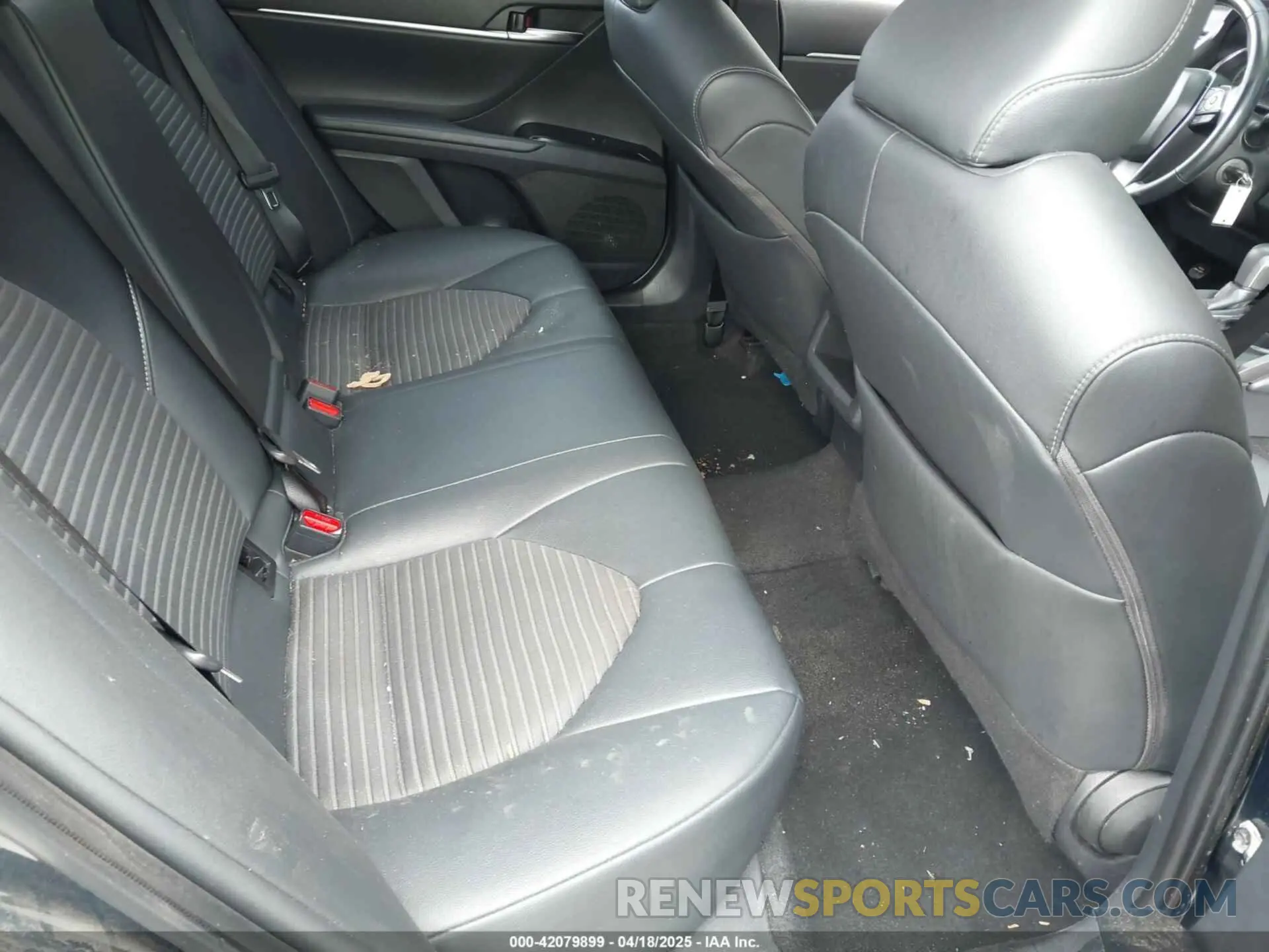 8 Photograph of a damaged car 4T1B11HKXKU723766 TOYOTA CAMRY 2019