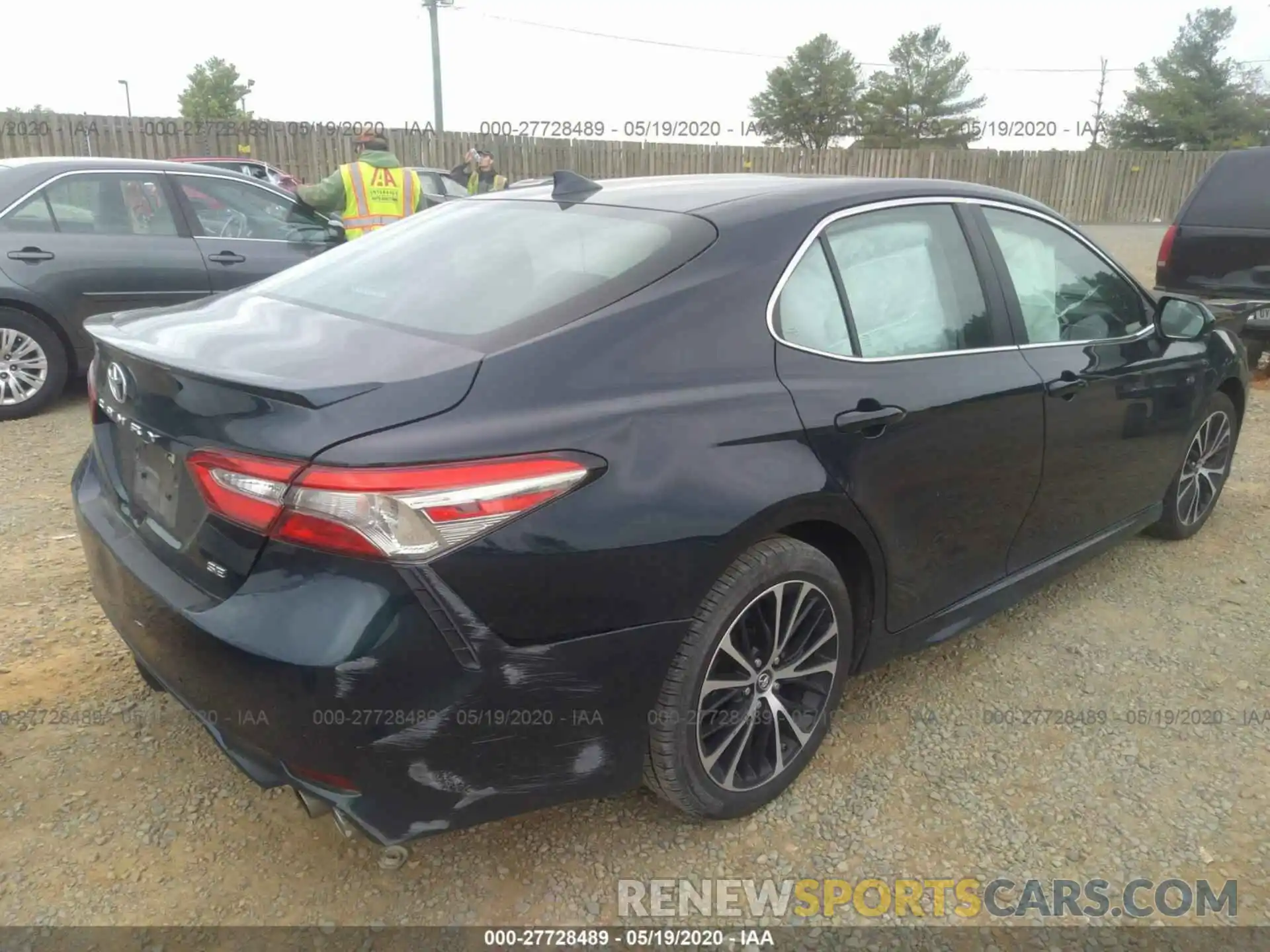 4 Photograph of a damaged car 4T1B11HKXKU724058 TOYOTA CAMRY 2019