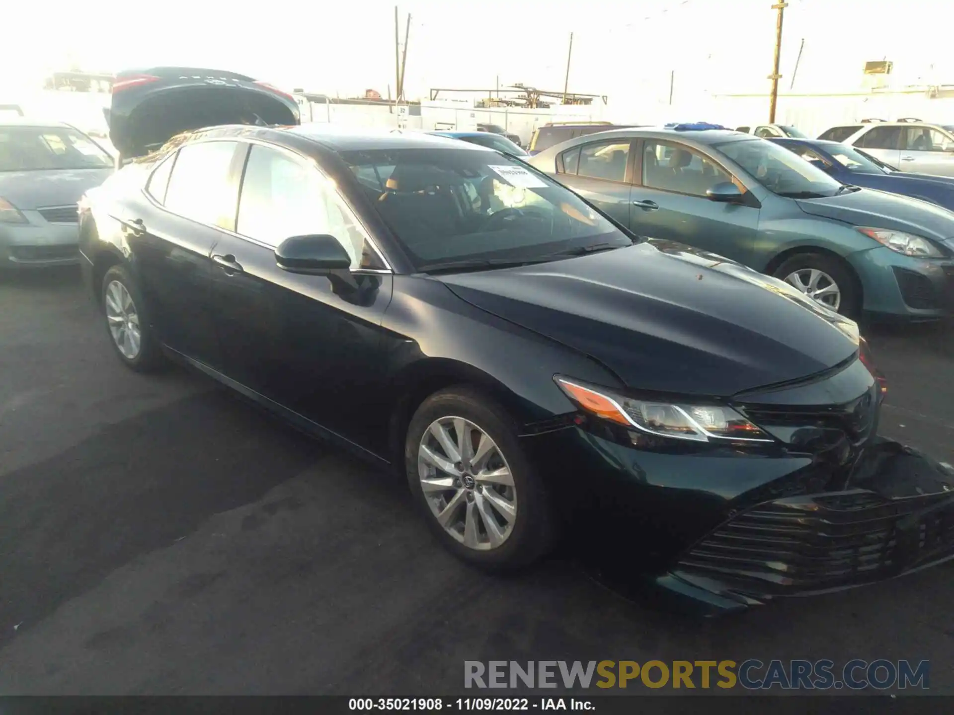 1 Photograph of a damaged car 4T1B11HKXKU724271 TOYOTA CAMRY 2019