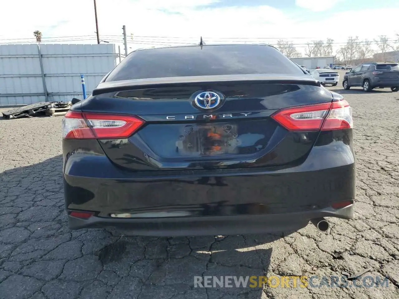 6 Photograph of a damaged car 4T1B11HKXKU727333 TOYOTA CAMRY 2019