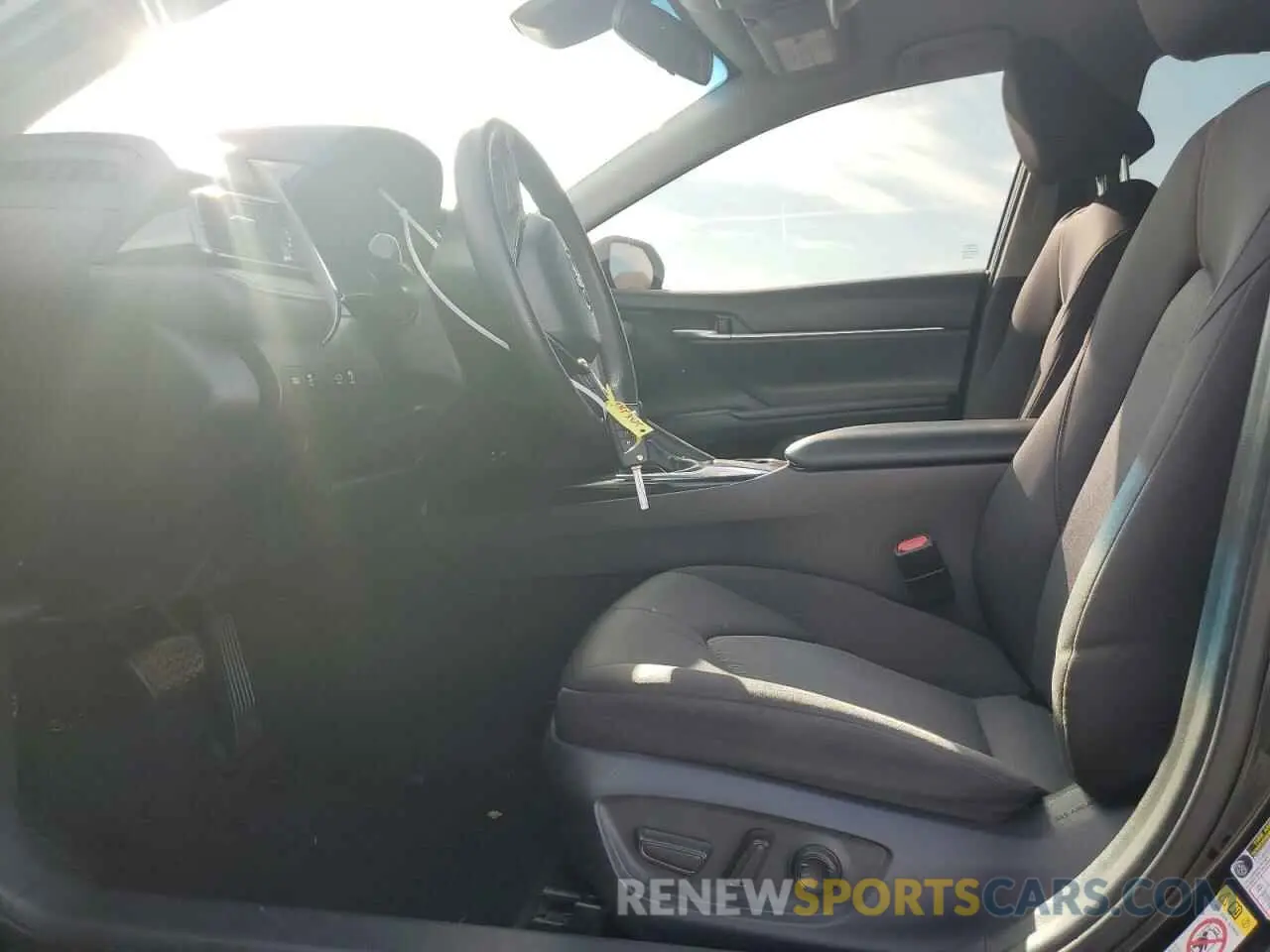 7 Photograph of a damaged car 4T1B11HKXKU727333 TOYOTA CAMRY 2019
