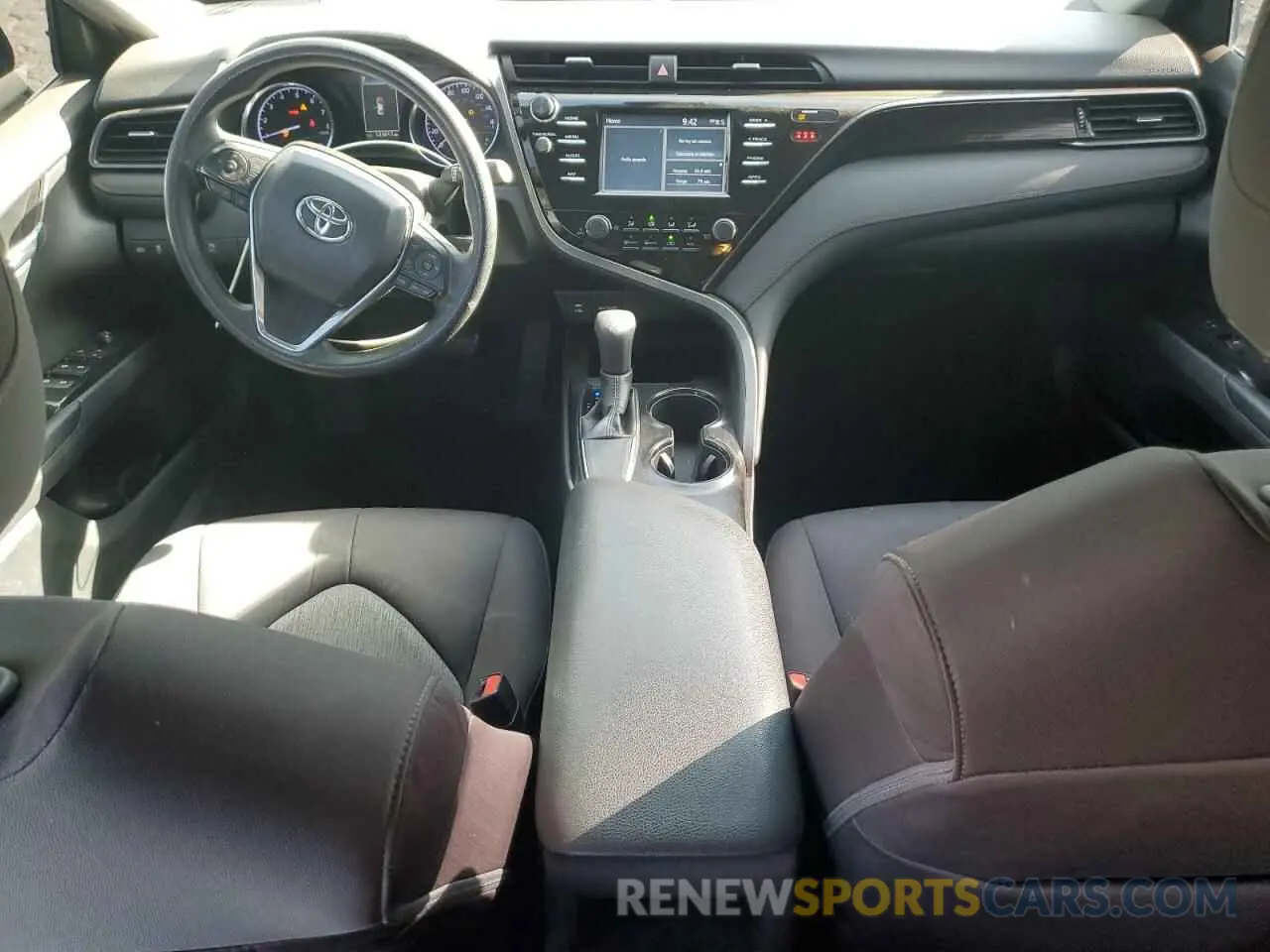 8 Photograph of a damaged car 4T1B11HKXKU727333 TOYOTA CAMRY 2019
