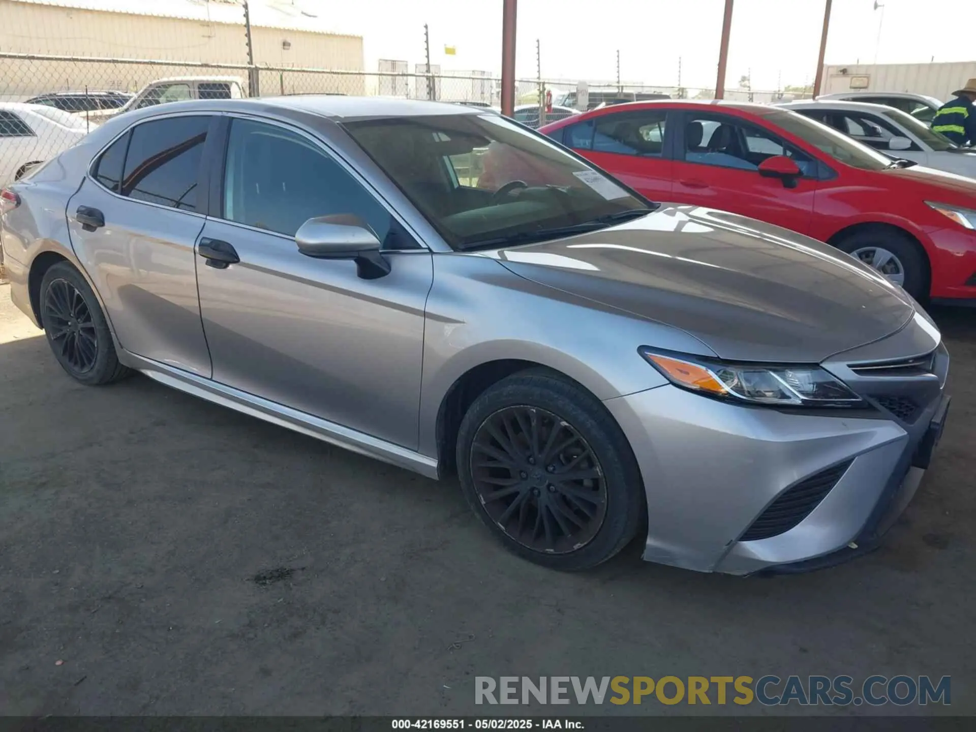 1 Photograph of a damaged car 4T1B11HKXKU727705 TOYOTA CAMRY 2019