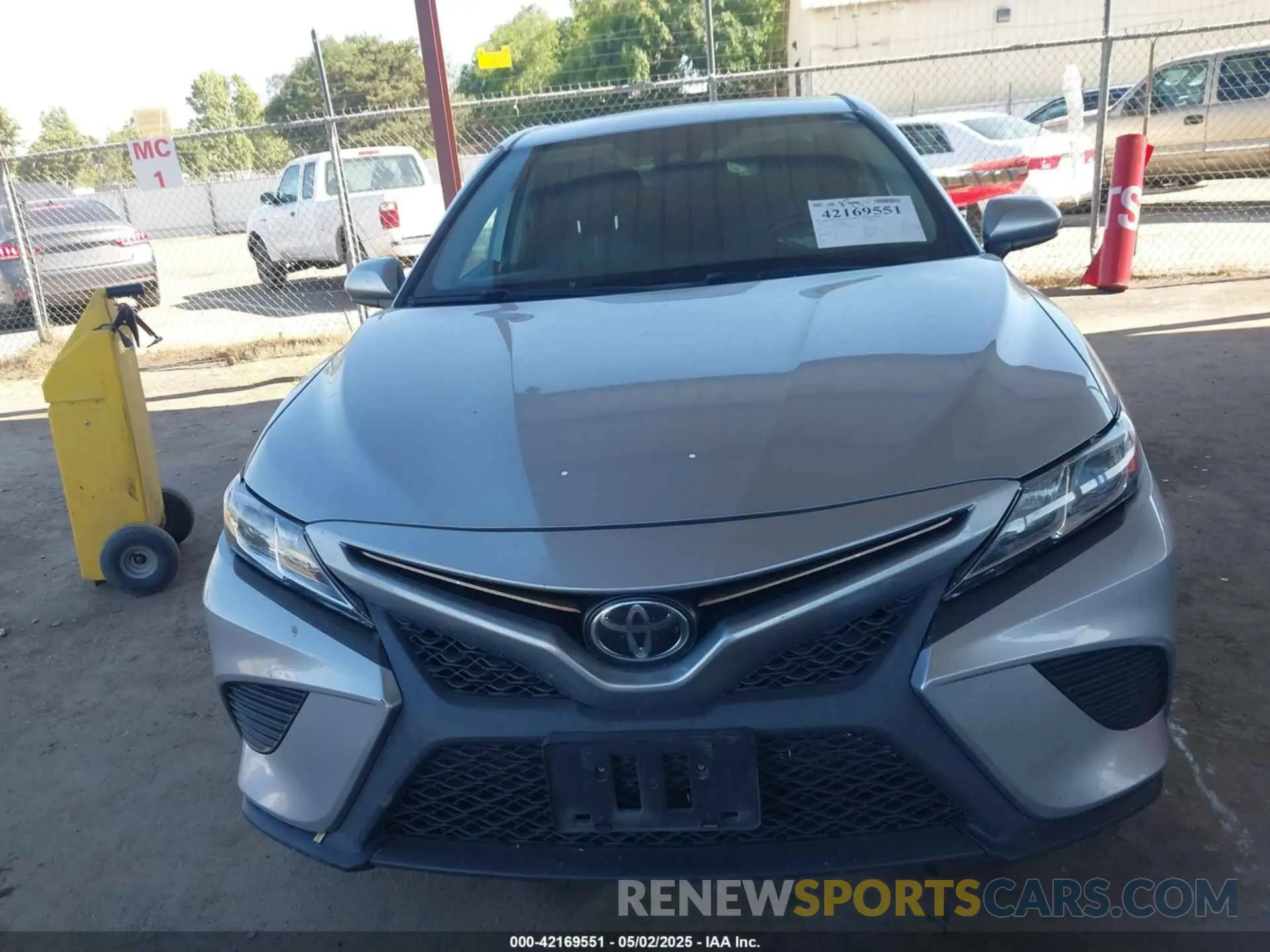 12 Photograph of a damaged car 4T1B11HKXKU727705 TOYOTA CAMRY 2019