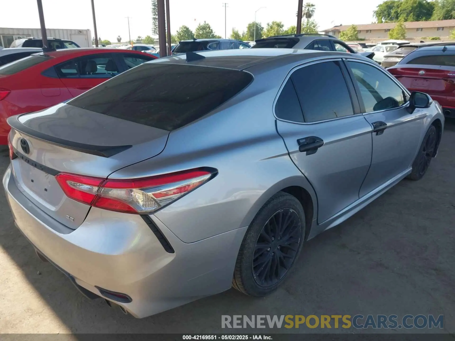 4 Photograph of a damaged car 4T1B11HKXKU727705 TOYOTA CAMRY 2019