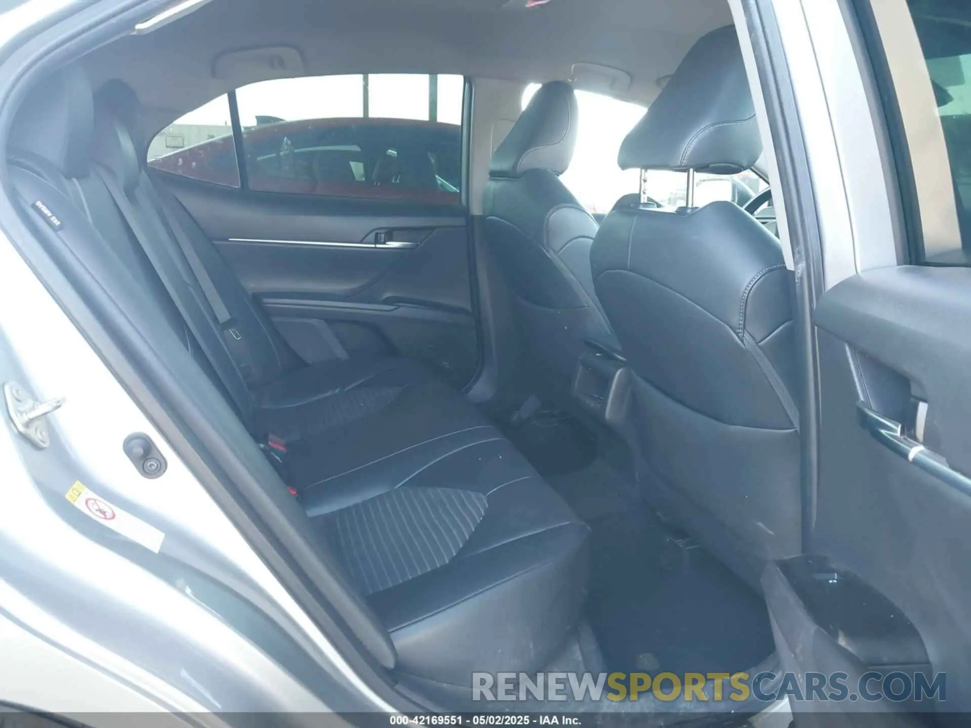 8 Photograph of a damaged car 4T1B11HKXKU727705 TOYOTA CAMRY 2019