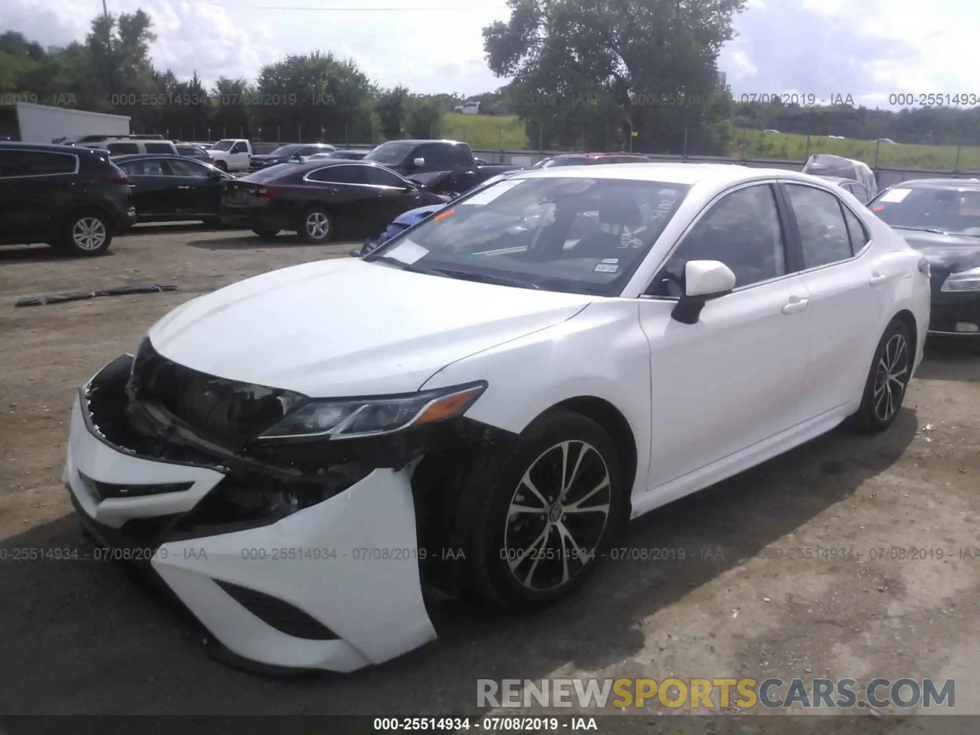 2 Photograph of a damaged car 4T1B11HKXKU728711 TOYOTA CAMRY 2019