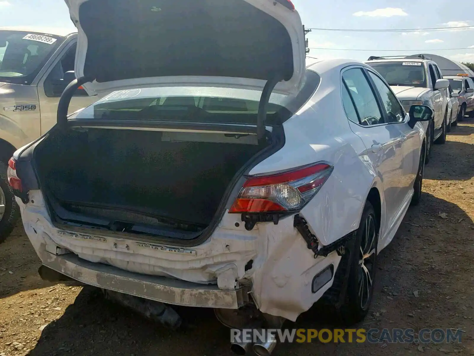 4 Photograph of a damaged car 4T1B11HKXKU729227 TOYOTA CAMRY 2019