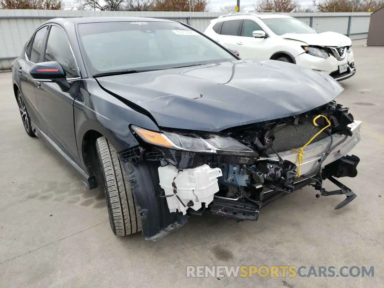 1 Photograph of a damaged car 4T1B11HKXKU730717 TOYOTA CAMRY 2019