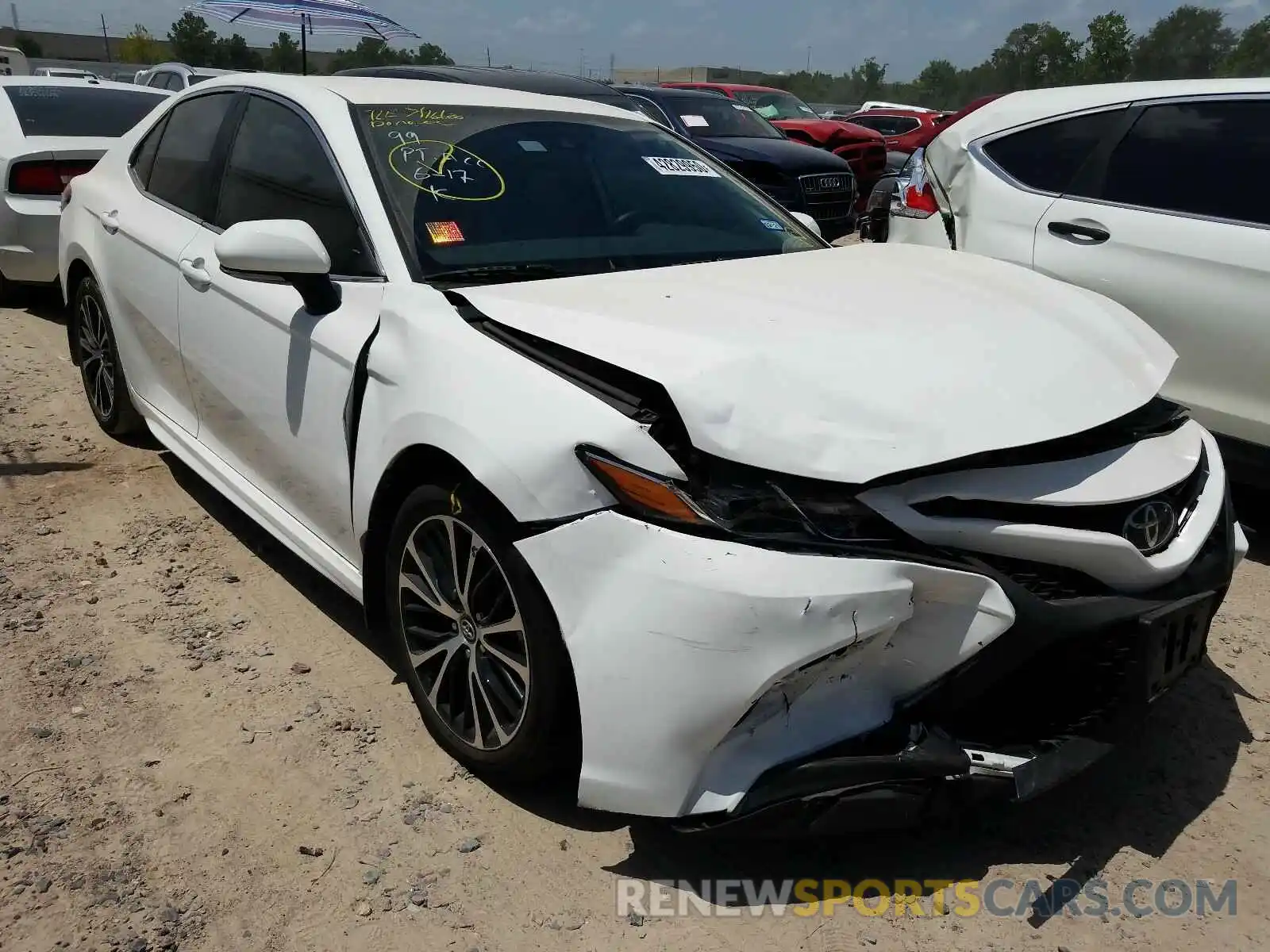 1 Photograph of a damaged car 4T1B11HKXKU732080 TOYOTA CAMRY 2019