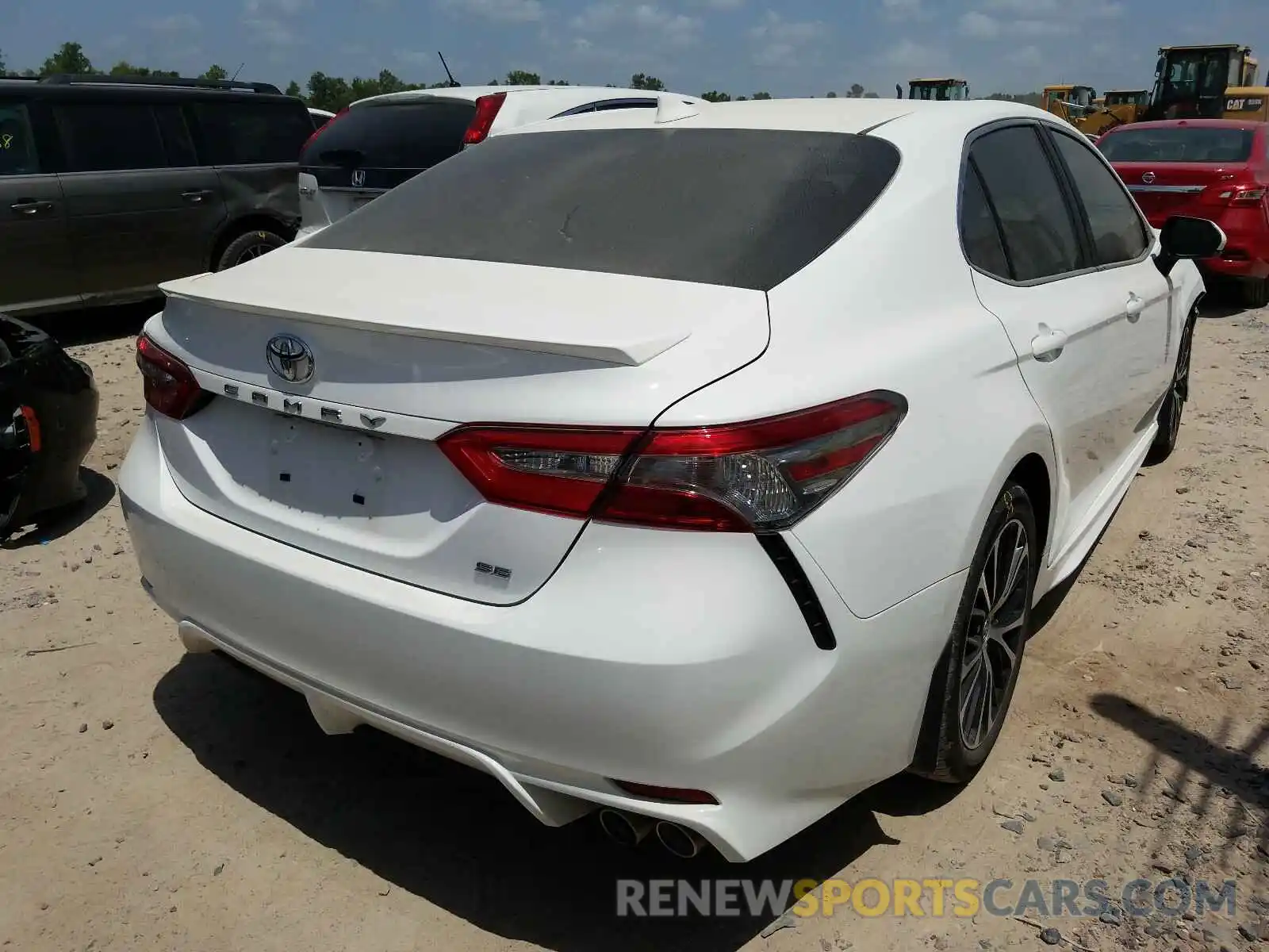 4 Photograph of a damaged car 4T1B11HKXKU732080 TOYOTA CAMRY 2019