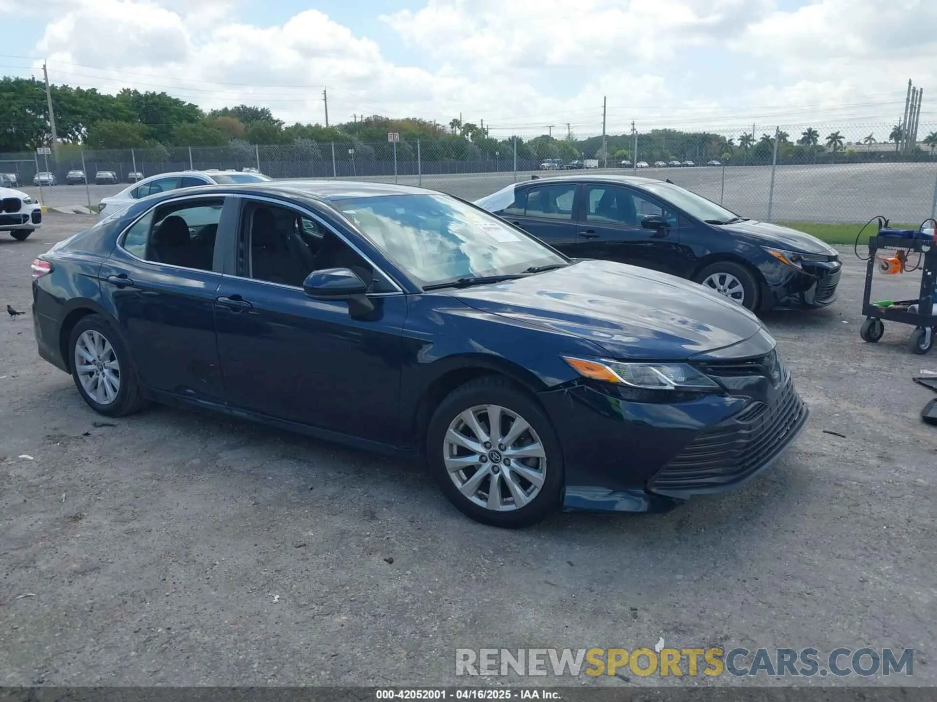 1 Photograph of a damaged car 4T1B11HKXKU732905 TOYOTA CAMRY 2019
