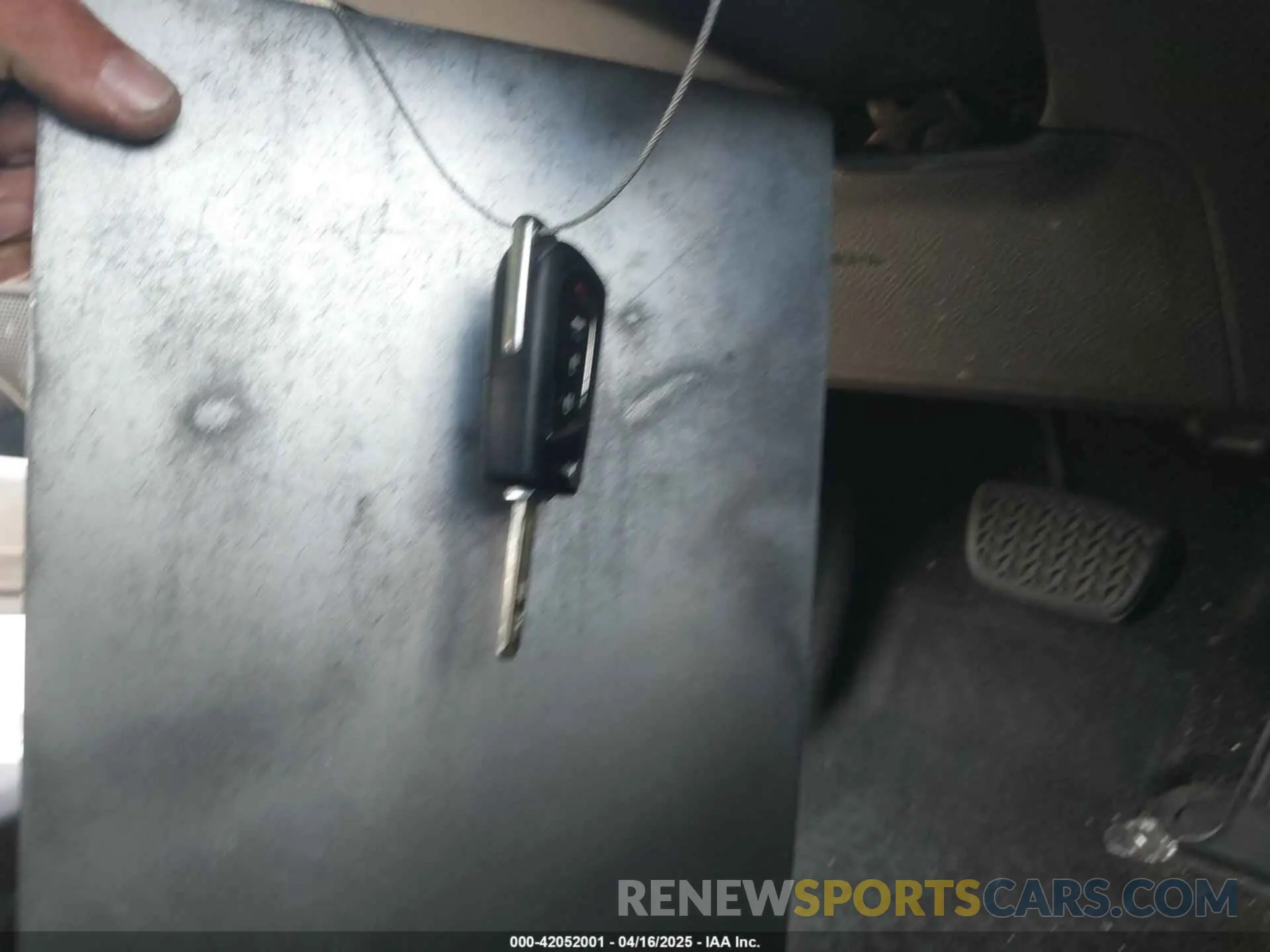 11 Photograph of a damaged car 4T1B11HKXKU732905 TOYOTA CAMRY 2019