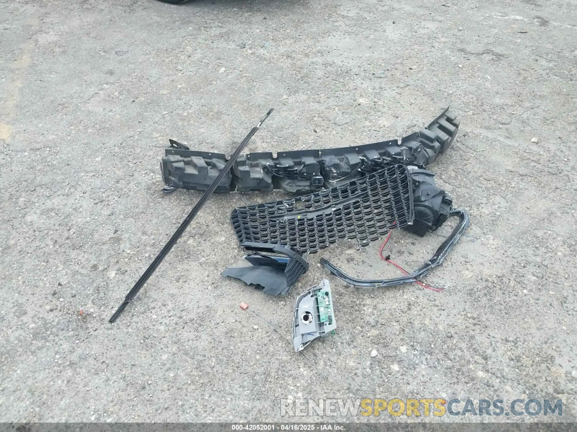 12 Photograph of a damaged car 4T1B11HKXKU732905 TOYOTA CAMRY 2019
