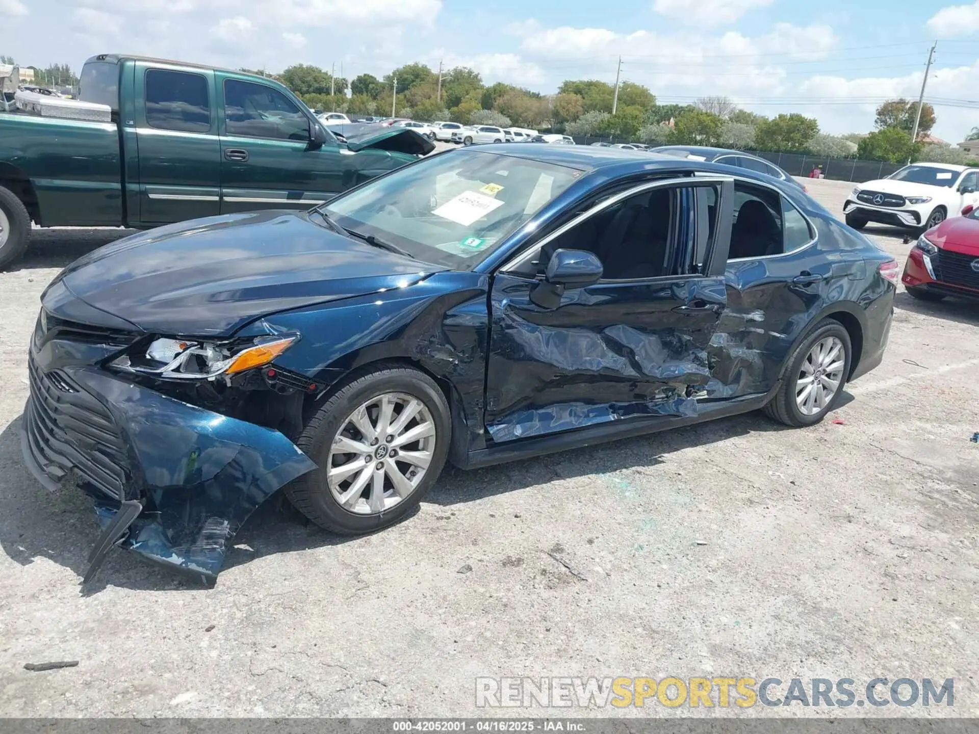 6 Photograph of a damaged car 4T1B11HKXKU732905 TOYOTA CAMRY 2019
