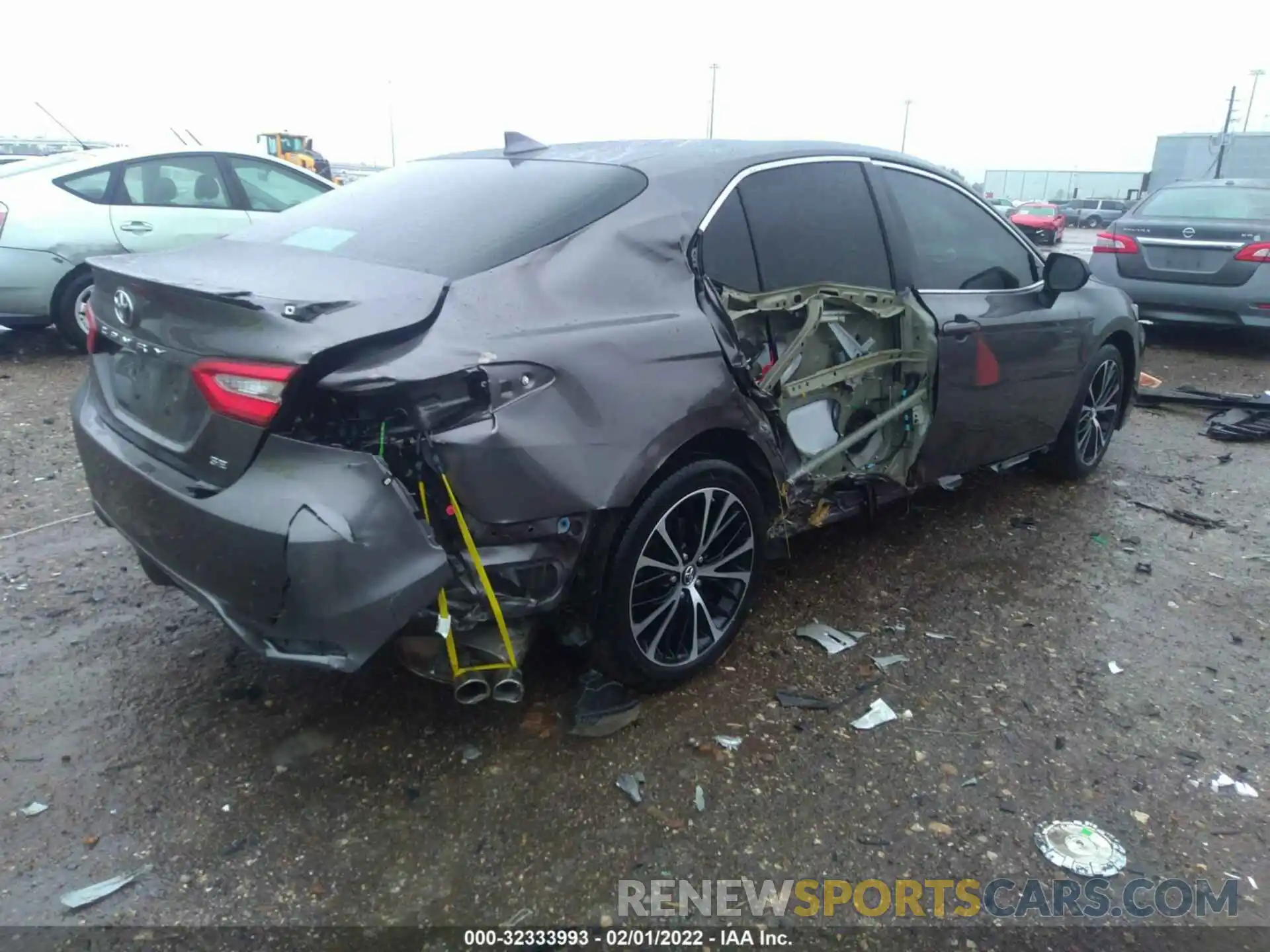 4 Photograph of a damaged car 4T1B11HKXKU733441 TOYOTA CAMRY 2019