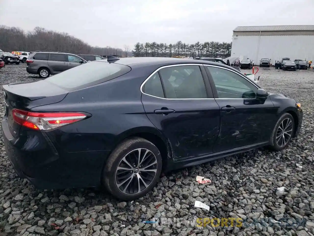 3 Photograph of a damaged car 4T1B11HKXKU735464 TOYOTA CAMRY 2019