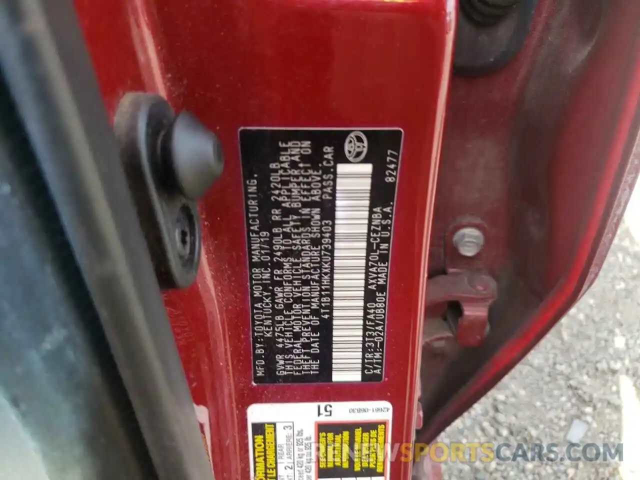 10 Photograph of a damaged car 4T1B11HKXKU739403 TOYOTA CAMRY 2019