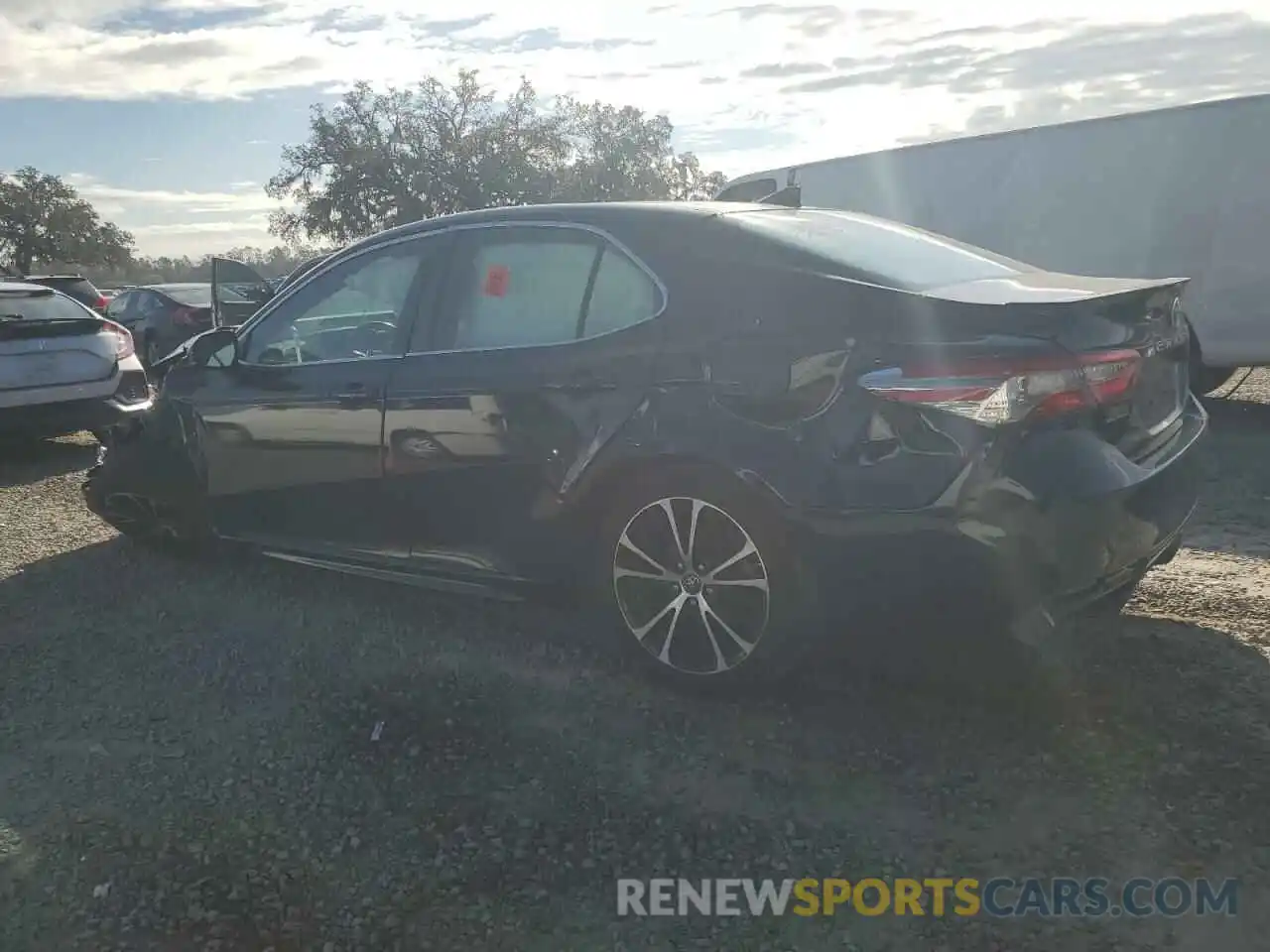 2 Photograph of a damaged car 4T1B11HKXKU740941 TOYOTA CAMRY 2019