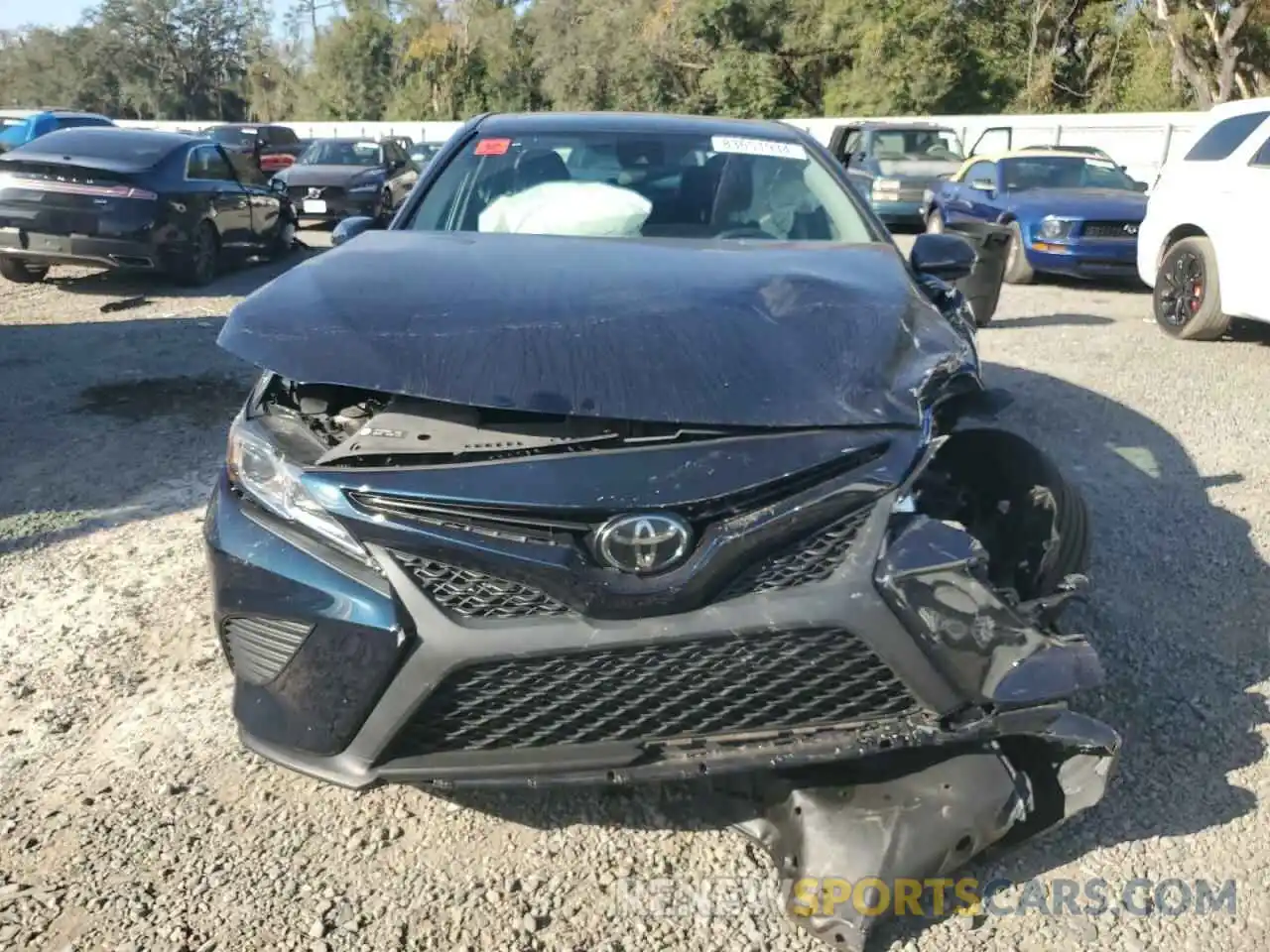 5 Photograph of a damaged car 4T1B11HKXKU740941 TOYOTA CAMRY 2019