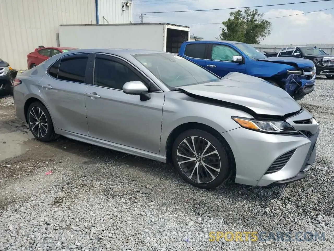 4 Photograph of a damaged car 4T1B11HKXKU741409 TOYOTA CAMRY 2019