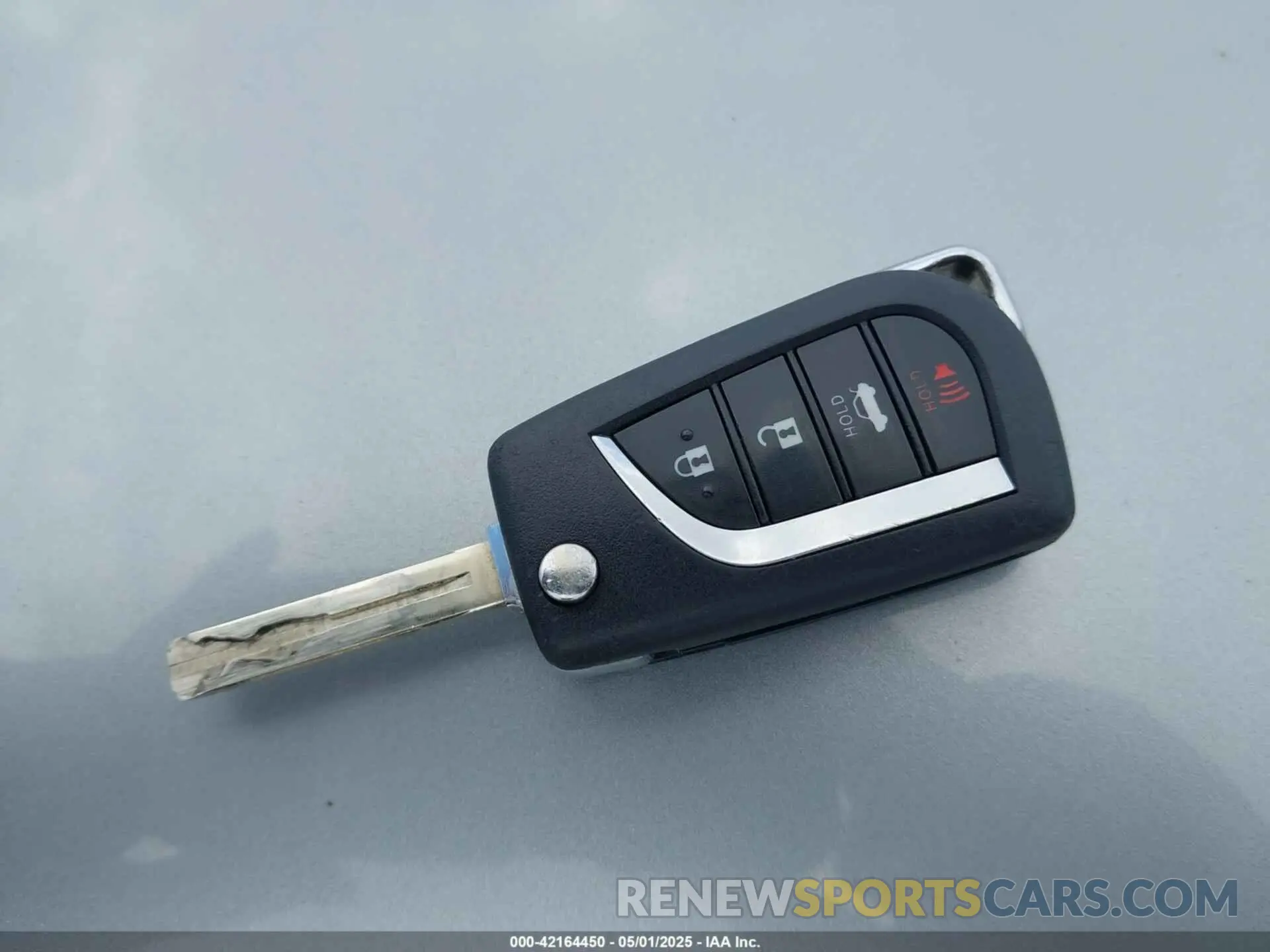 11 Photograph of a damaged car 4T1B11HKXKU741748 TOYOTA CAMRY 2019