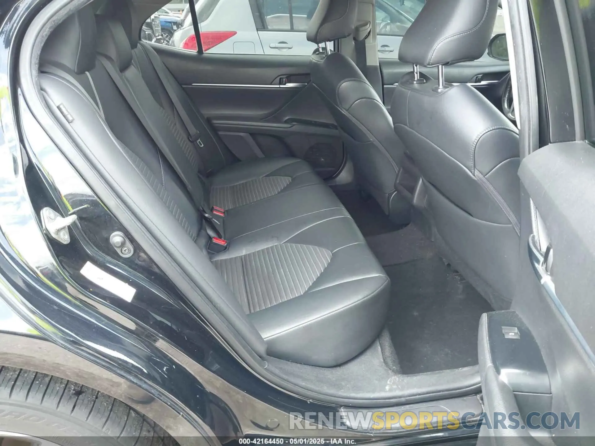 8 Photograph of a damaged car 4T1B11HKXKU741748 TOYOTA CAMRY 2019