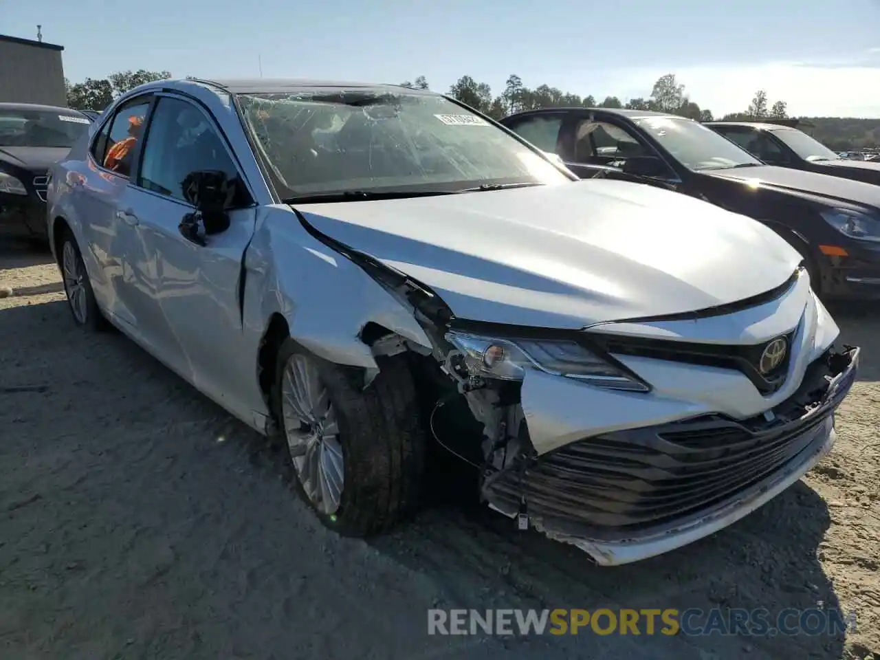 1 Photograph of a damaged car 4T1B11HKXKU742432 TOYOTA CAMRY 2019