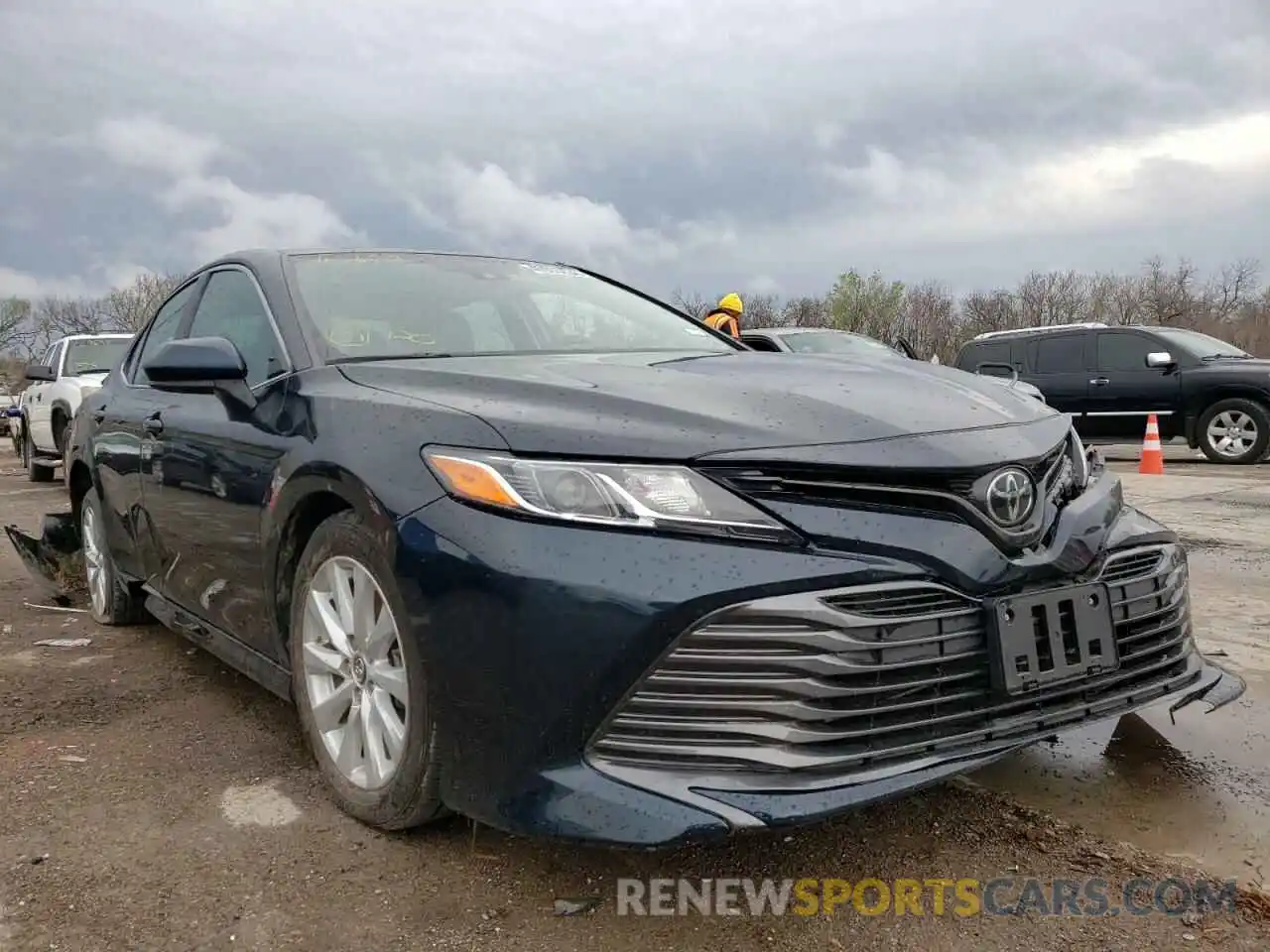 1 Photograph of a damaged car 4T1B11HKXKU743659 TOYOTA CAMRY 2019